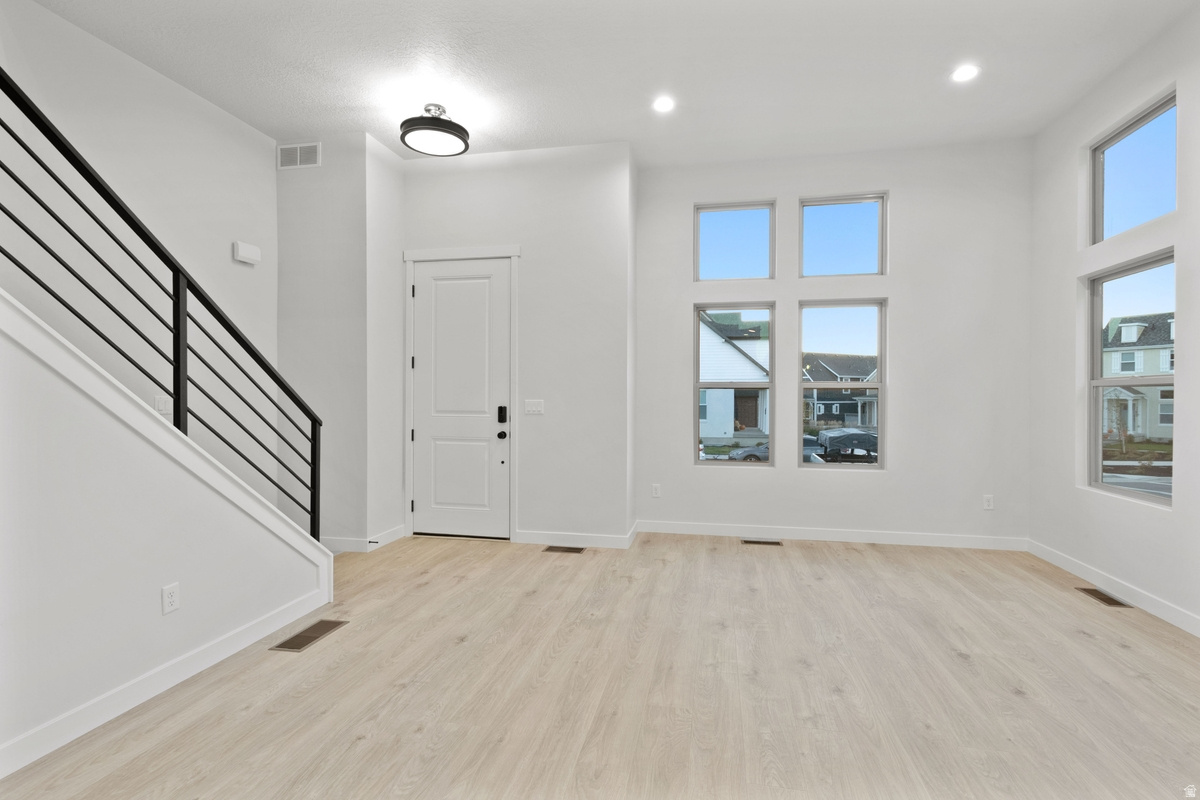 DAYBREAK - Residential