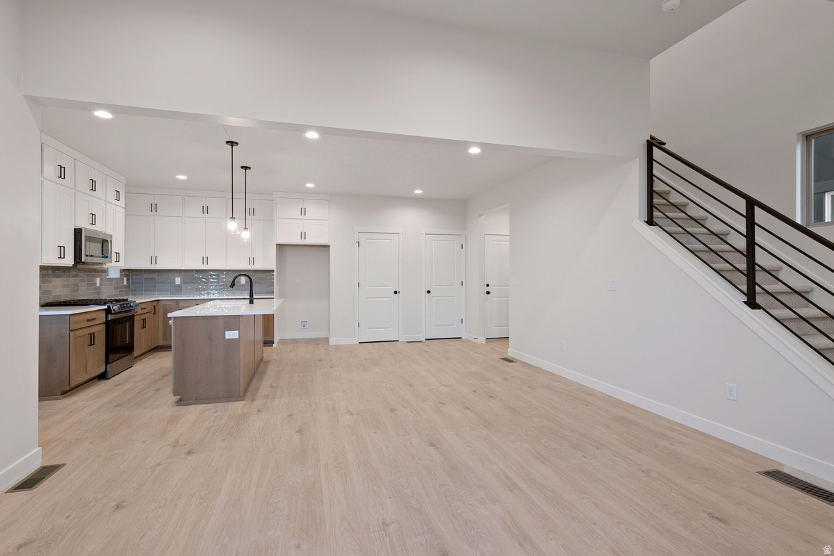 DAYBREAK - Residential