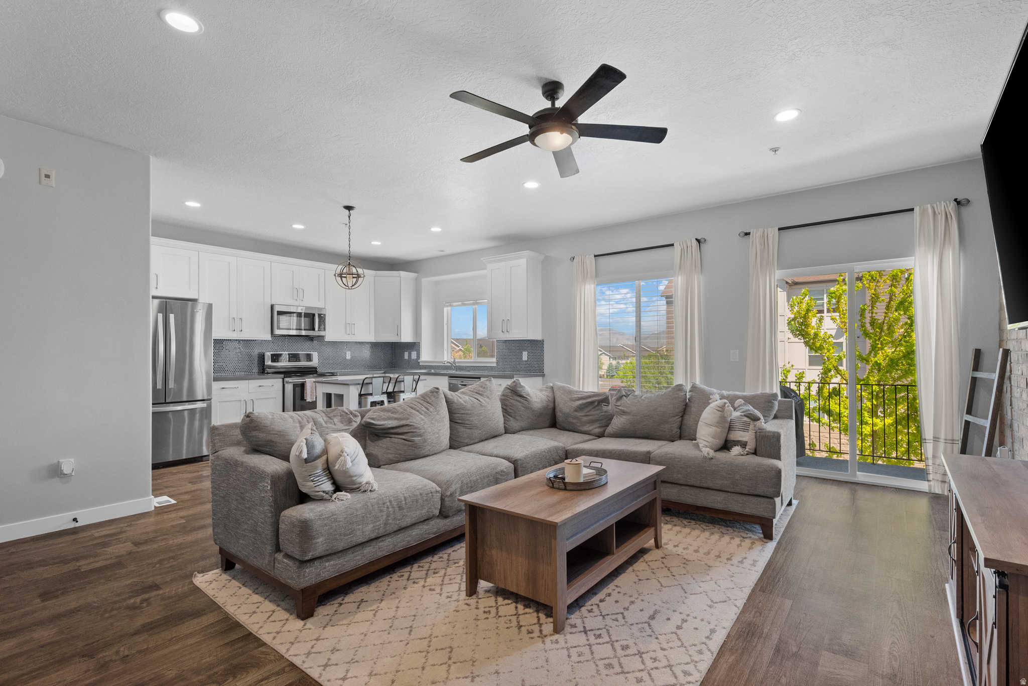 YOSEMITE PARK LOFTS - Residential