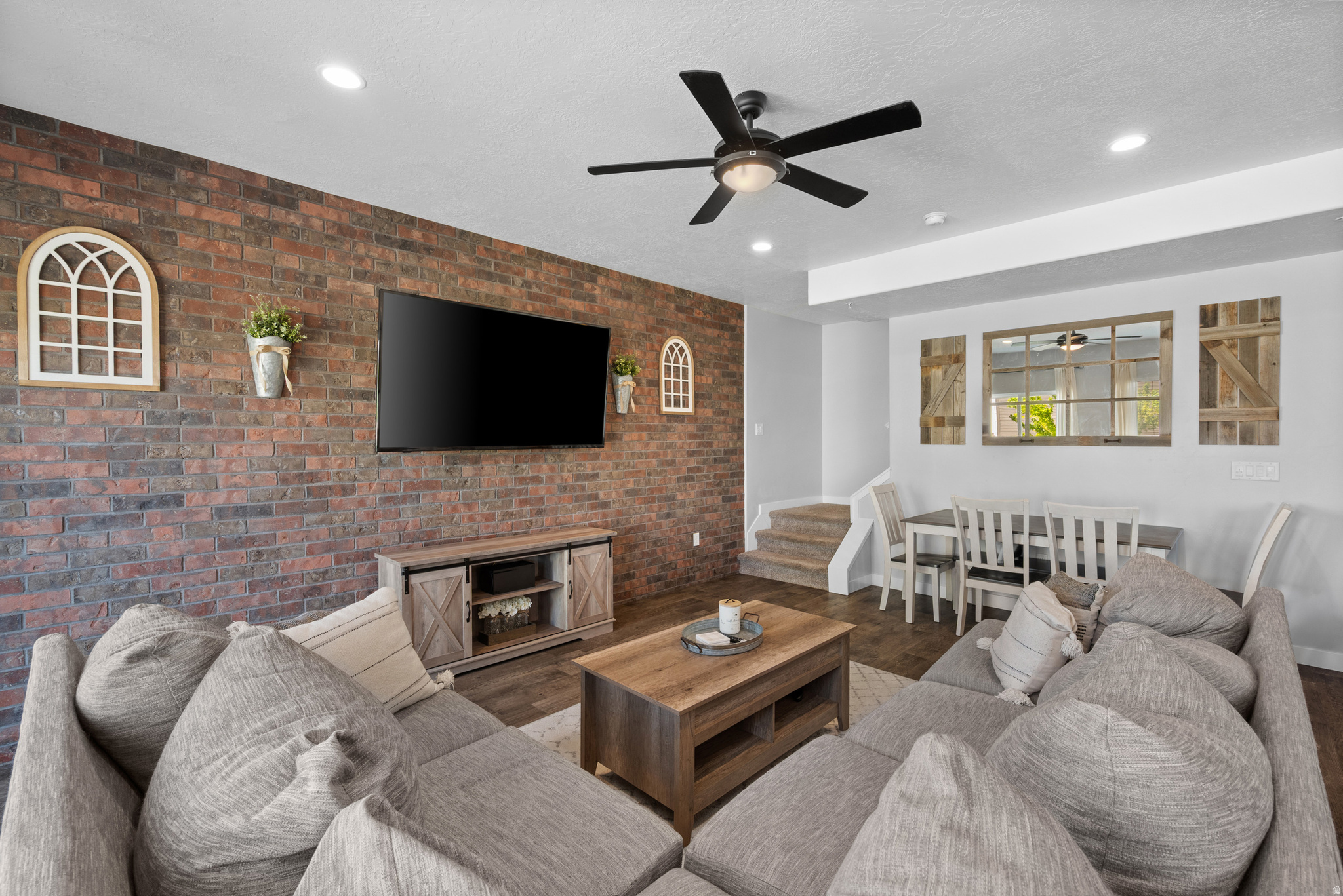 YOSEMITE PARK LOFTS - Residential