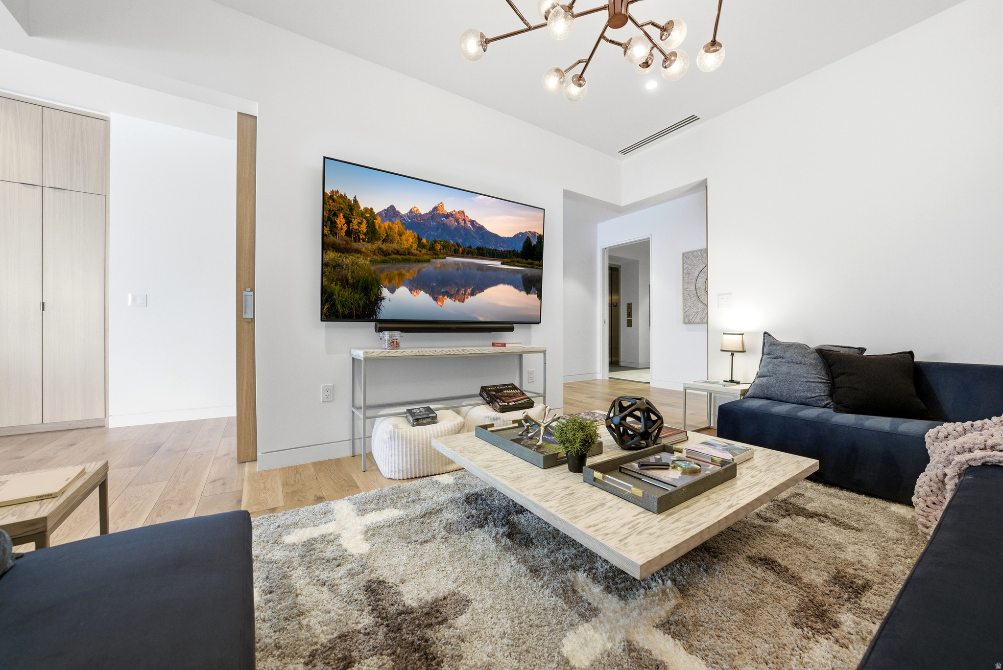 FOUNDERS PLACE - Residential