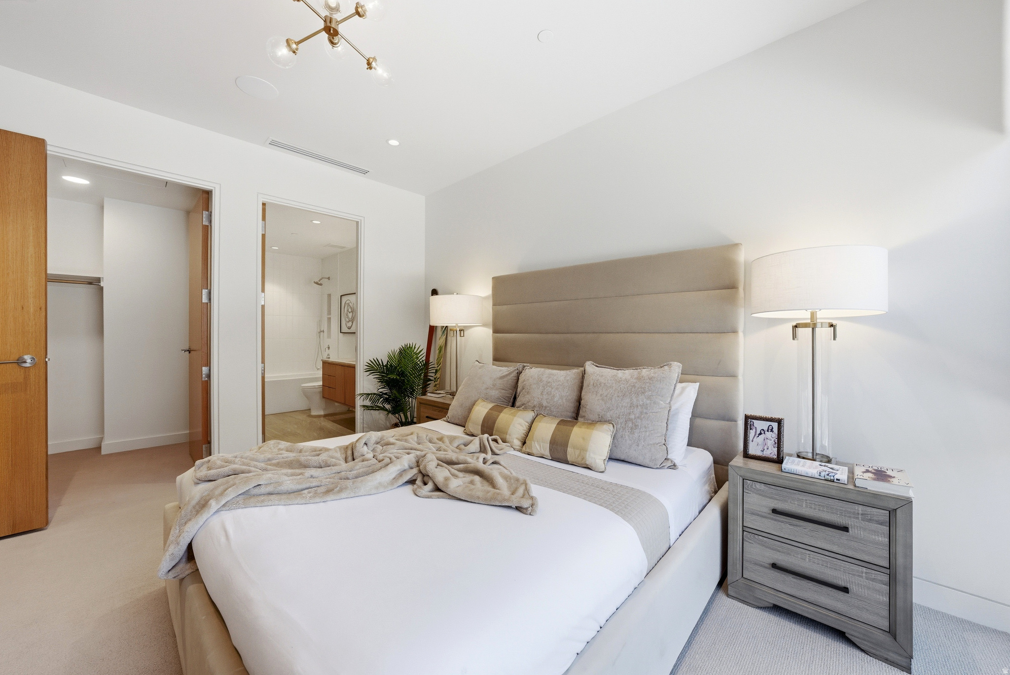 FOUNDERS PLACE - Residential