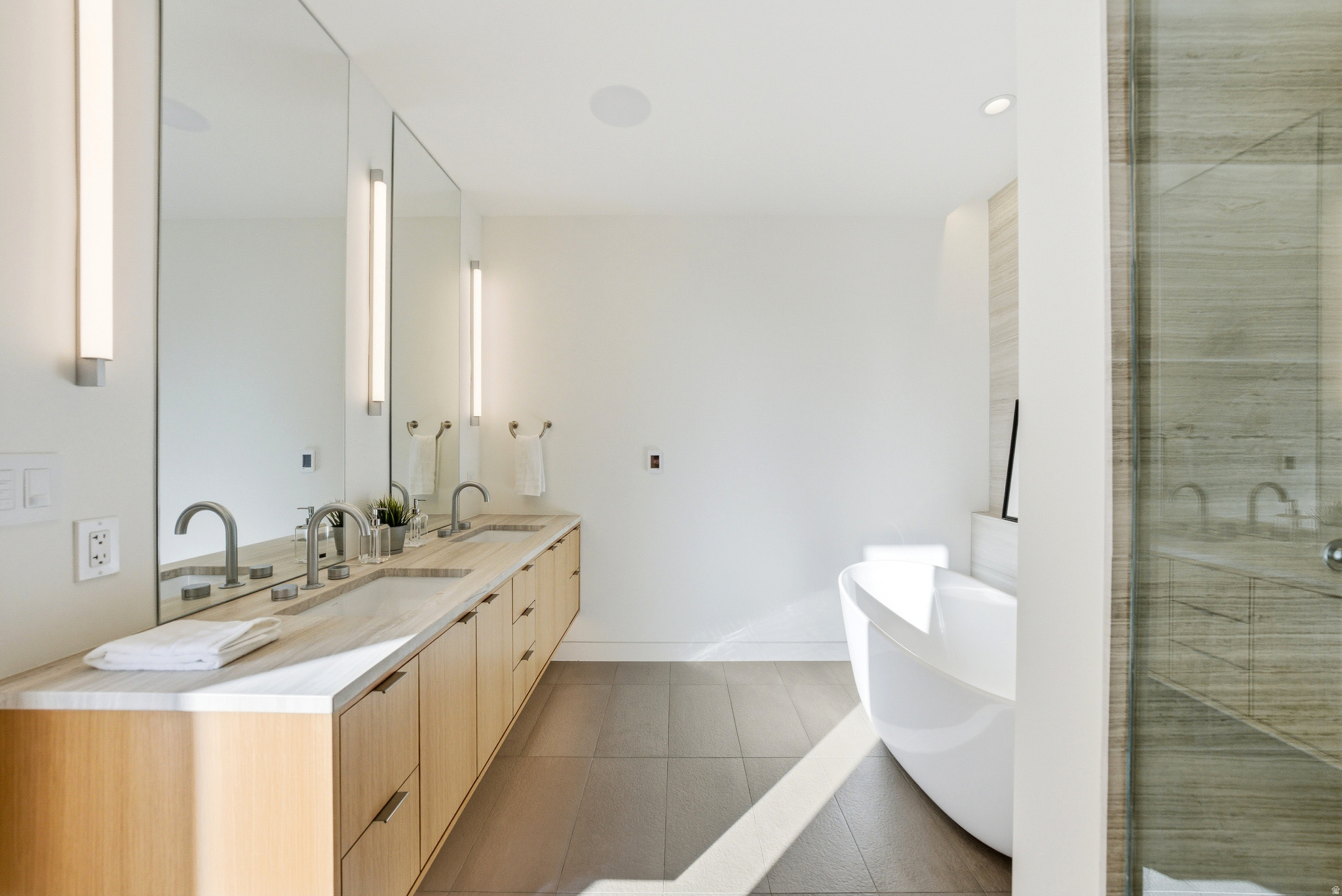 FOUNDERS PLACE - Residential