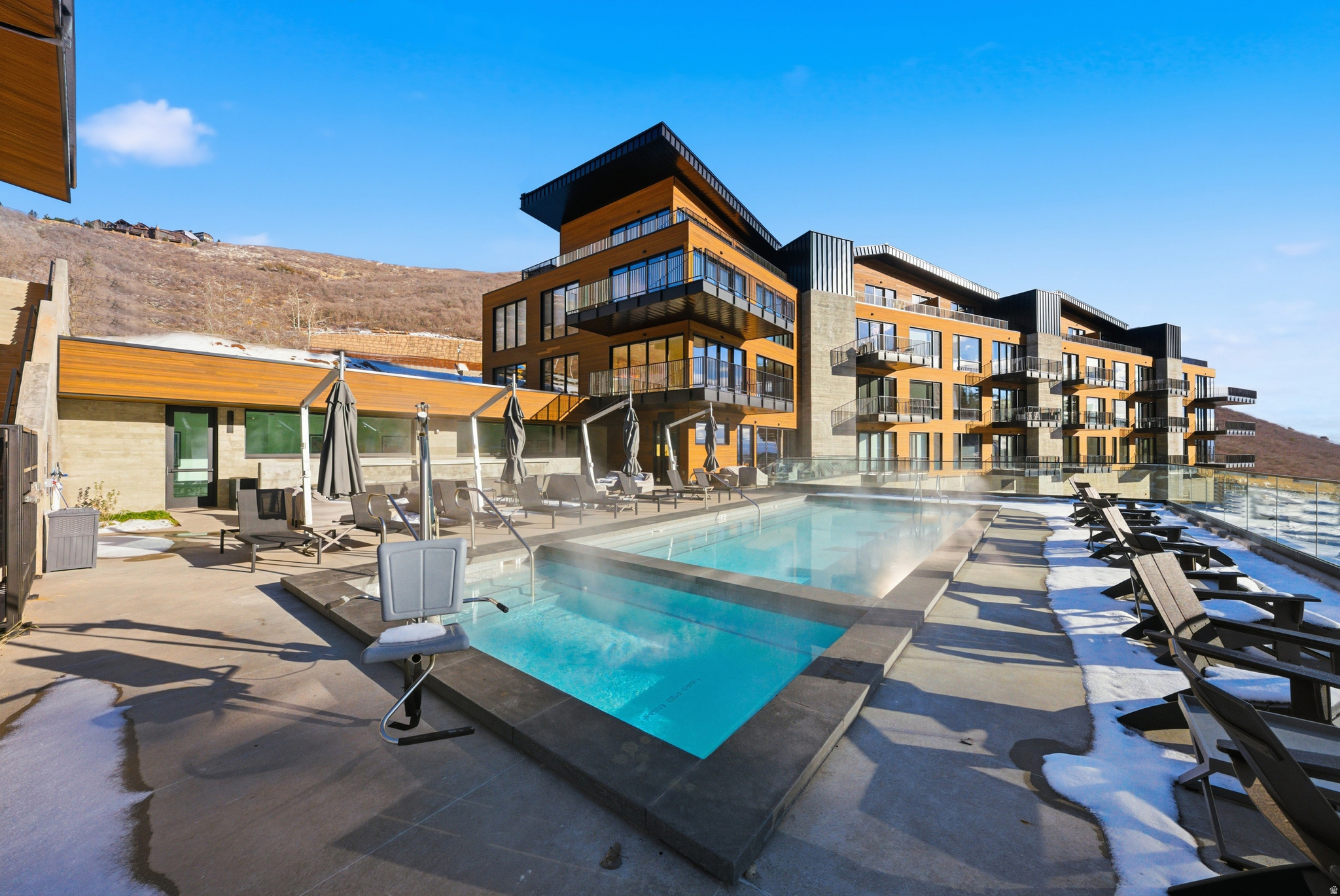 FOUNDERS PLACE - Residential