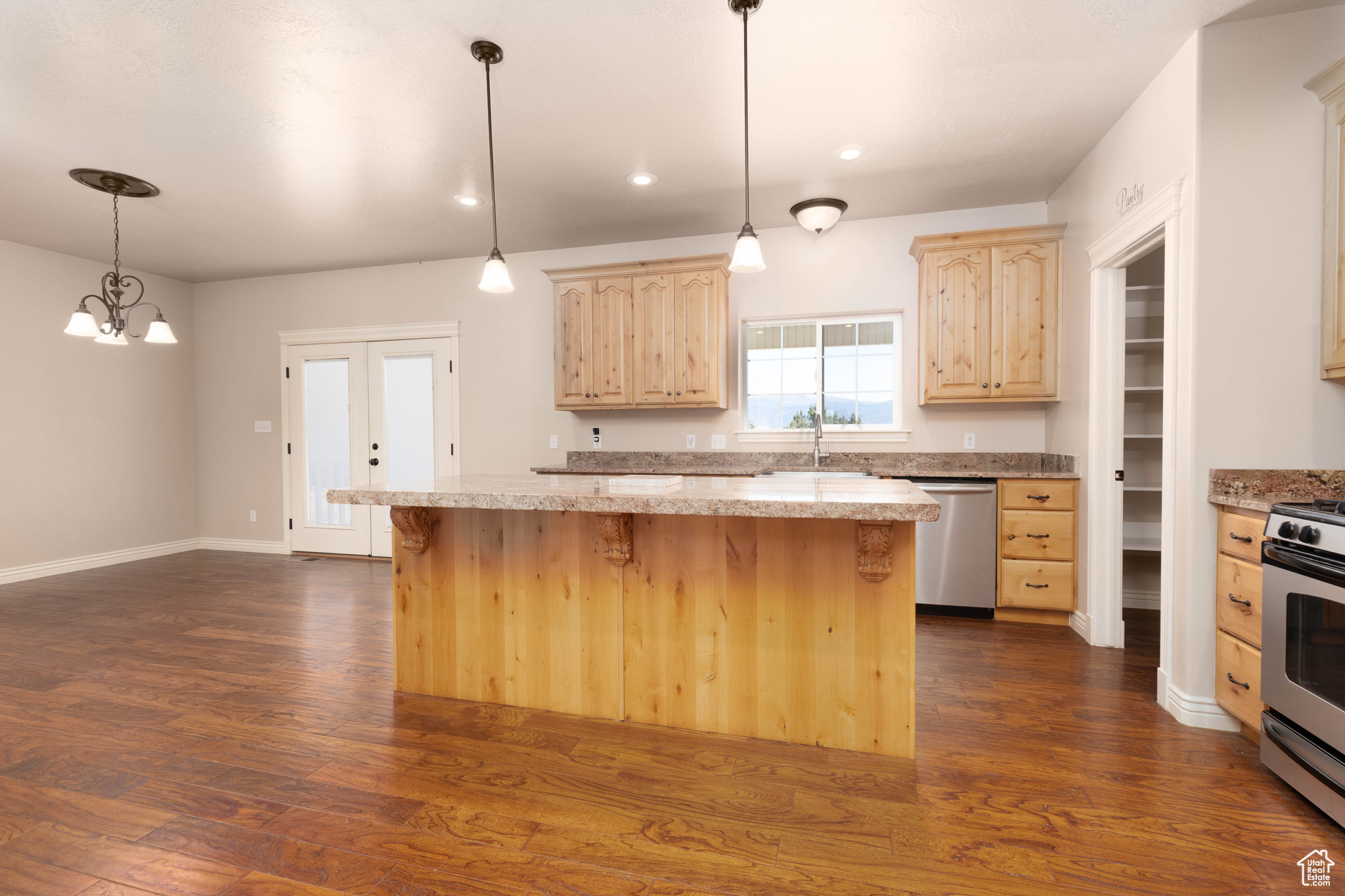 THREE PEAKS - Residential