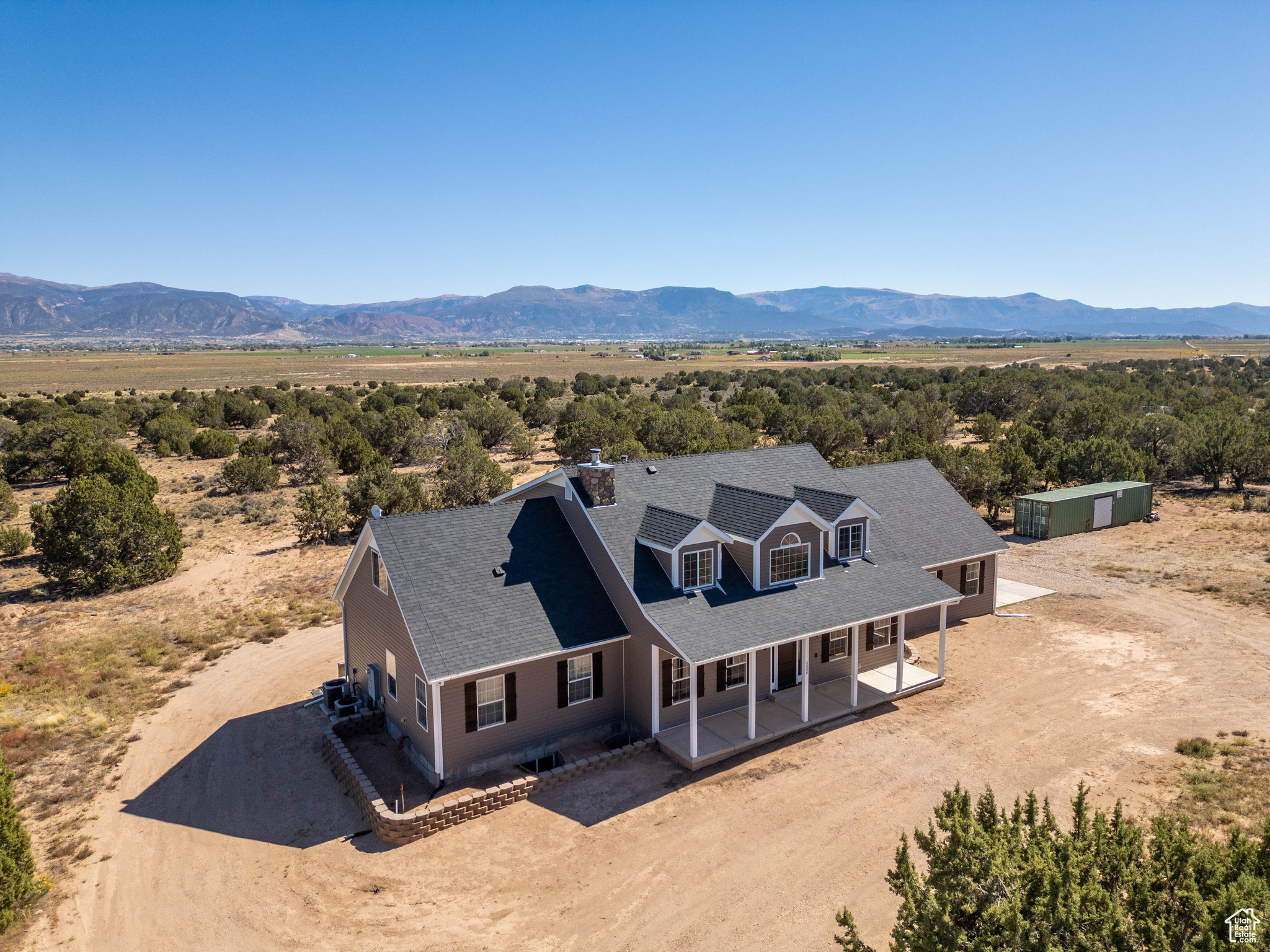 THREE PEAKS - Residential