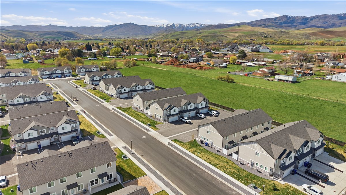 RIVERSTONE - Residential