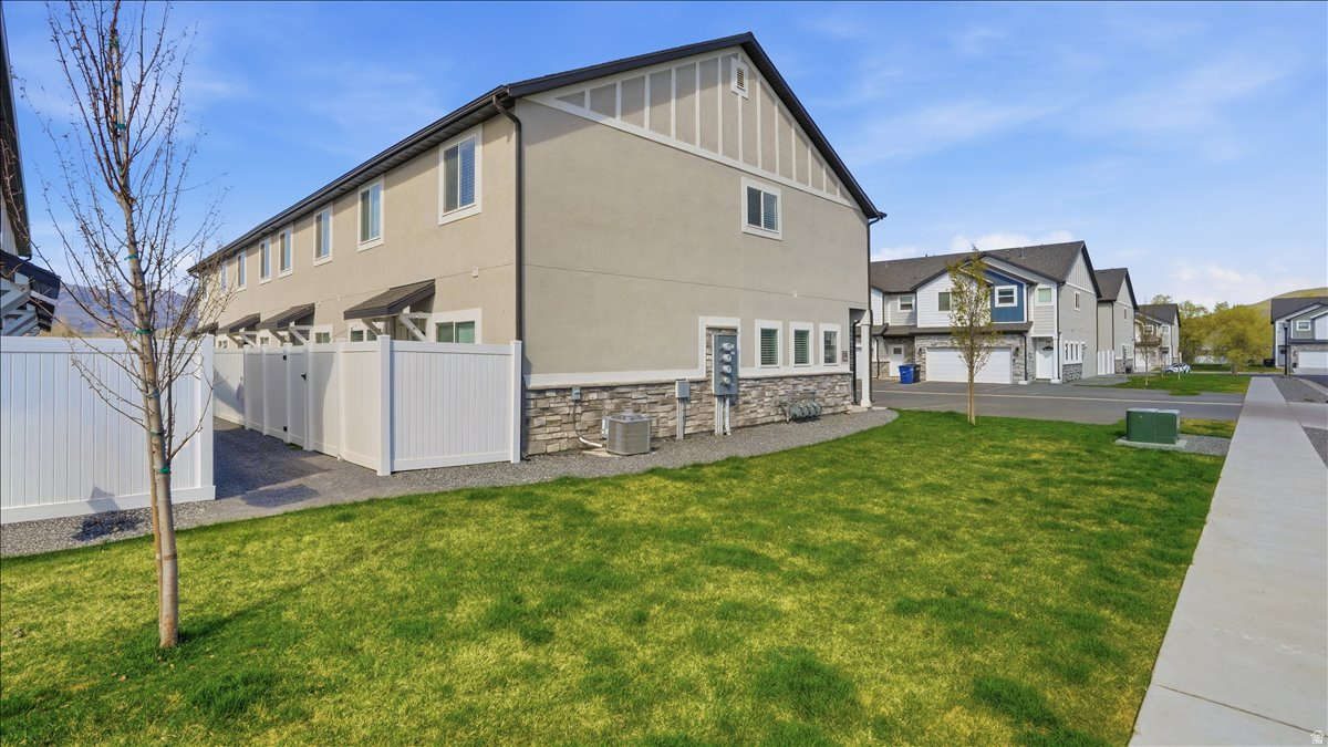 RIVERSTONE - Residential