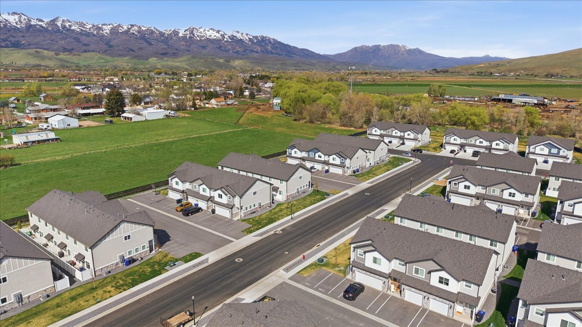 RIVERSTONE - Residential