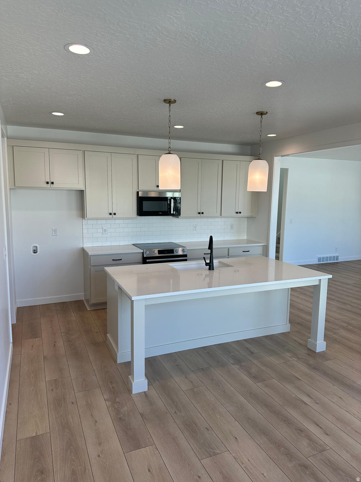 HIDDEN HOLLOW - Residential