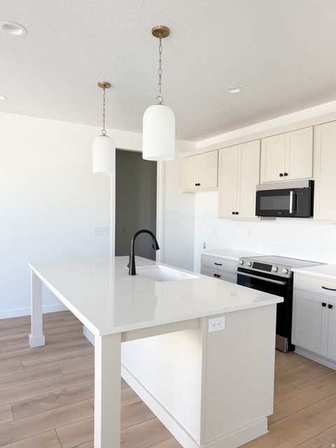 Tiny photo for 2919 E SERDAR LN #C24, Eagle Mountain, UT 84005 (MLS # 2121964)