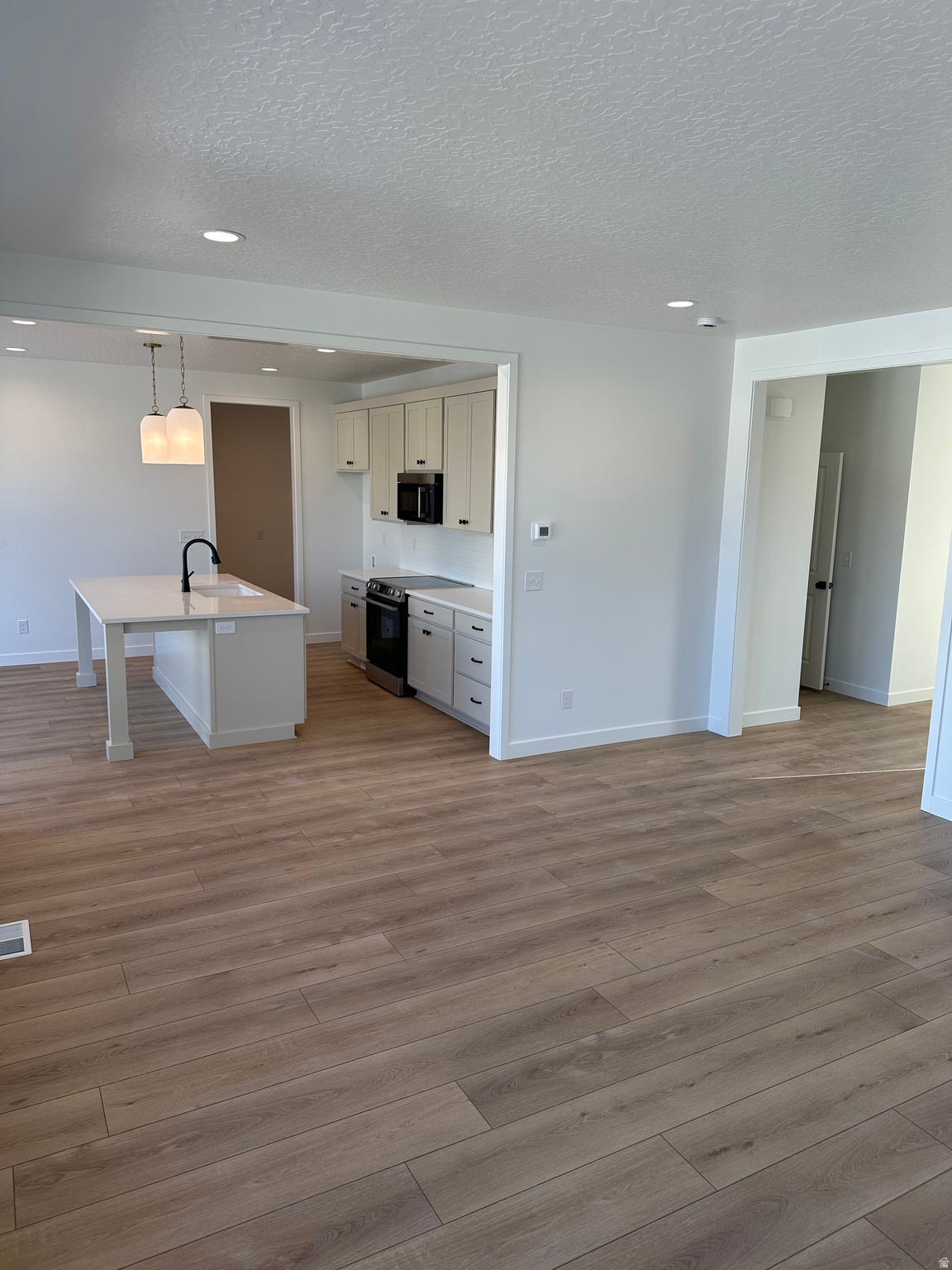 HIDDEN HOLLOW - Residential