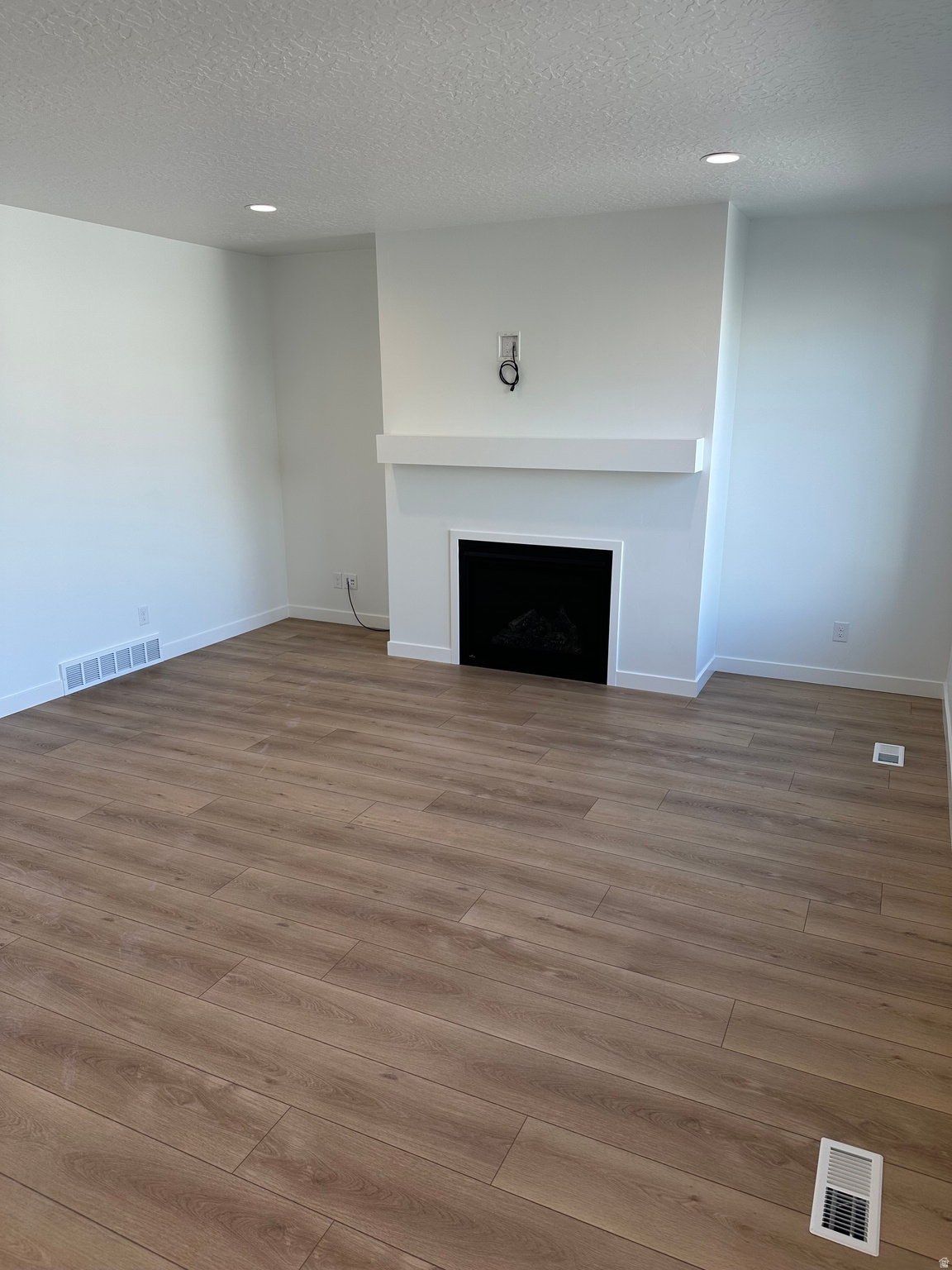 HIDDEN HOLLOW - Residential