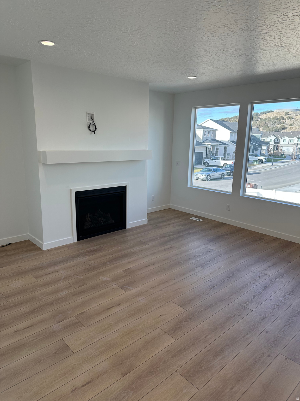 HIDDEN HOLLOW - Residential