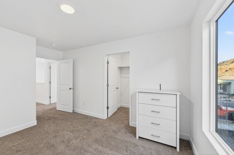 Tiny photo for 1448 S STAIRCASE WAY, Washington, UT 84780 (MLS # 2131633)