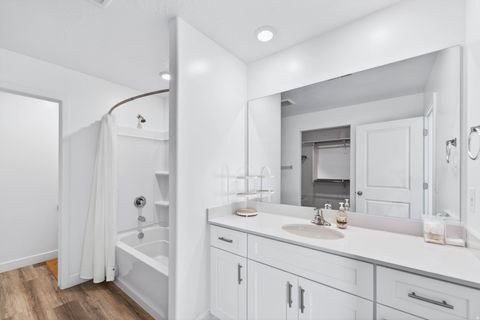 Tiny photo for 1448 S STAIRCASE WAY, Washington, UT 84780 (MLS # 2131633)