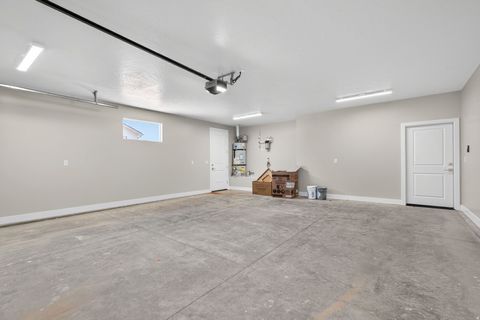 Tiny photo for 1223 W KOKOPELLI ST, Hildale, UT 84784 (MLS # 2147094)