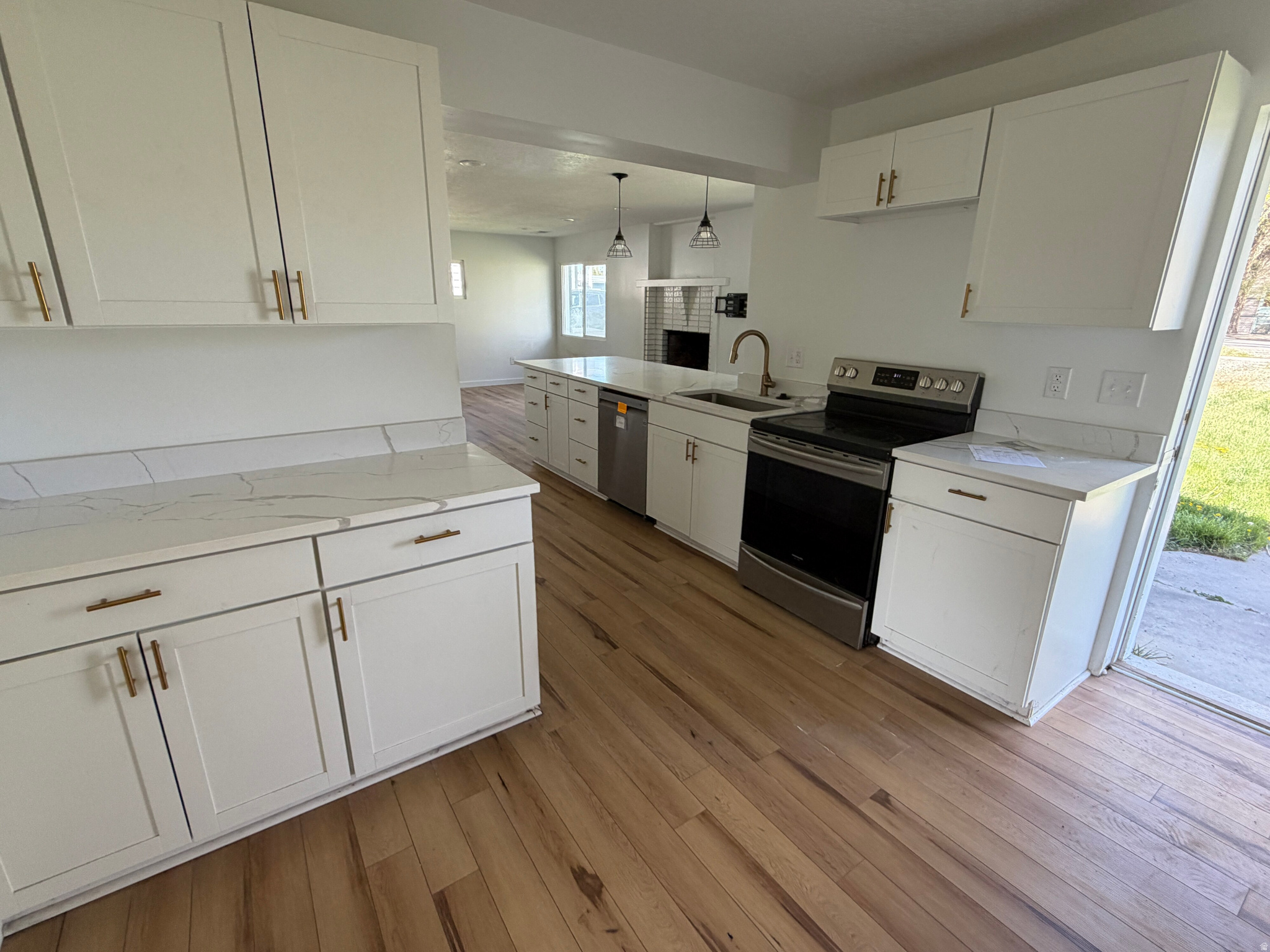 SCHRENKS WEST - Residential