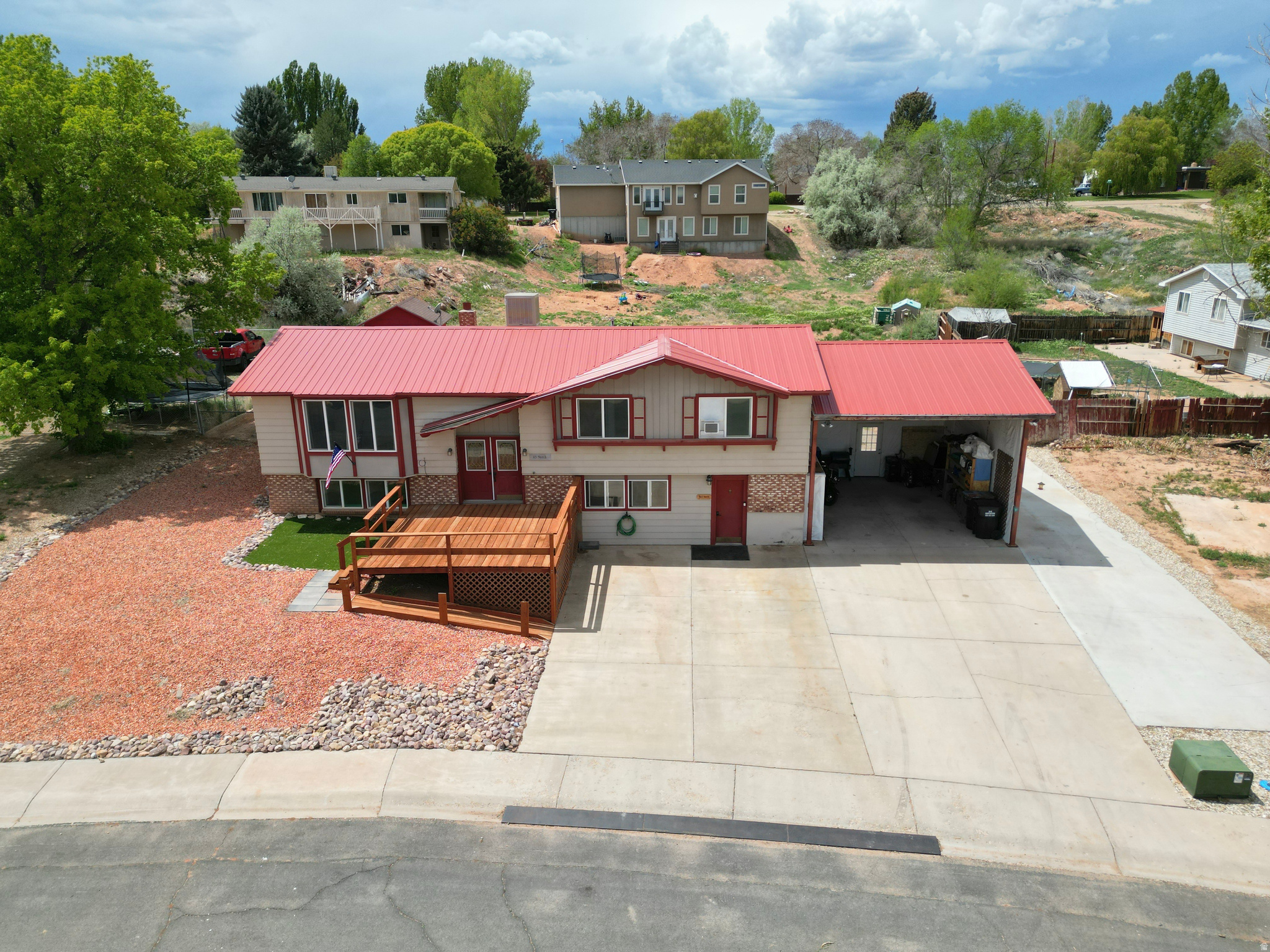 SUMMER HILLS - Residential