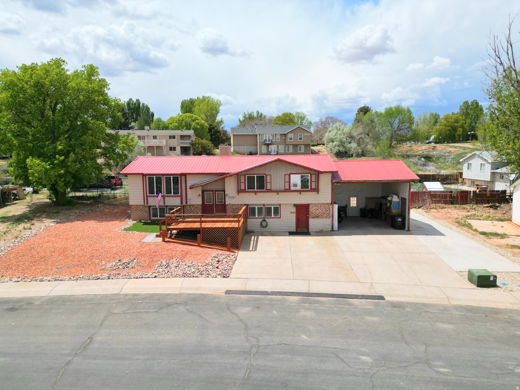SUMMER HILLS - Residential