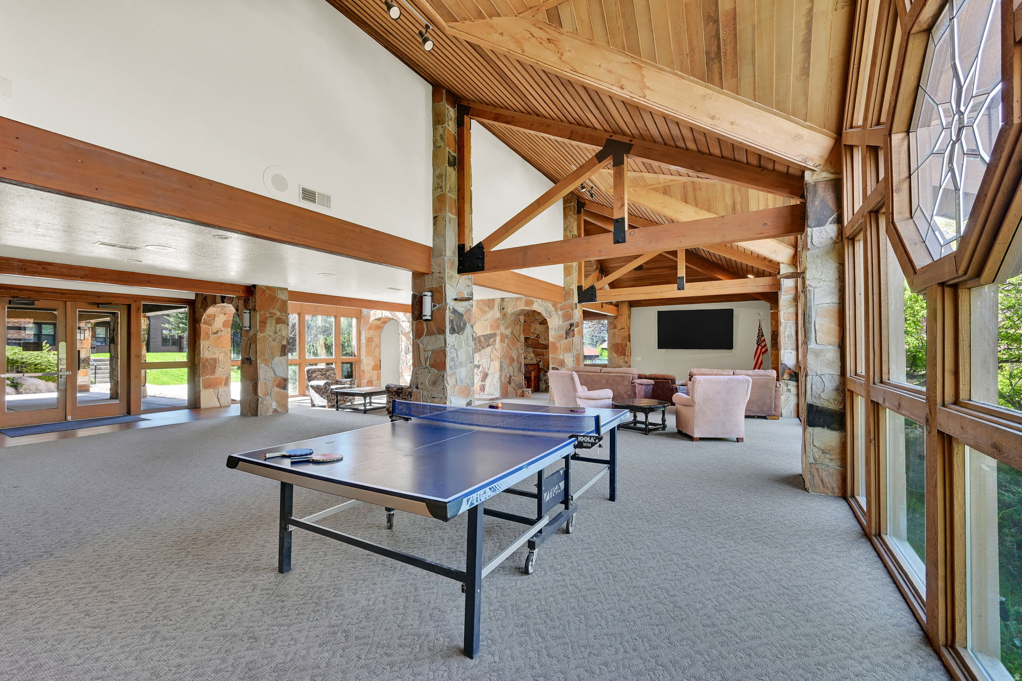 WOLF LODGE - Residential