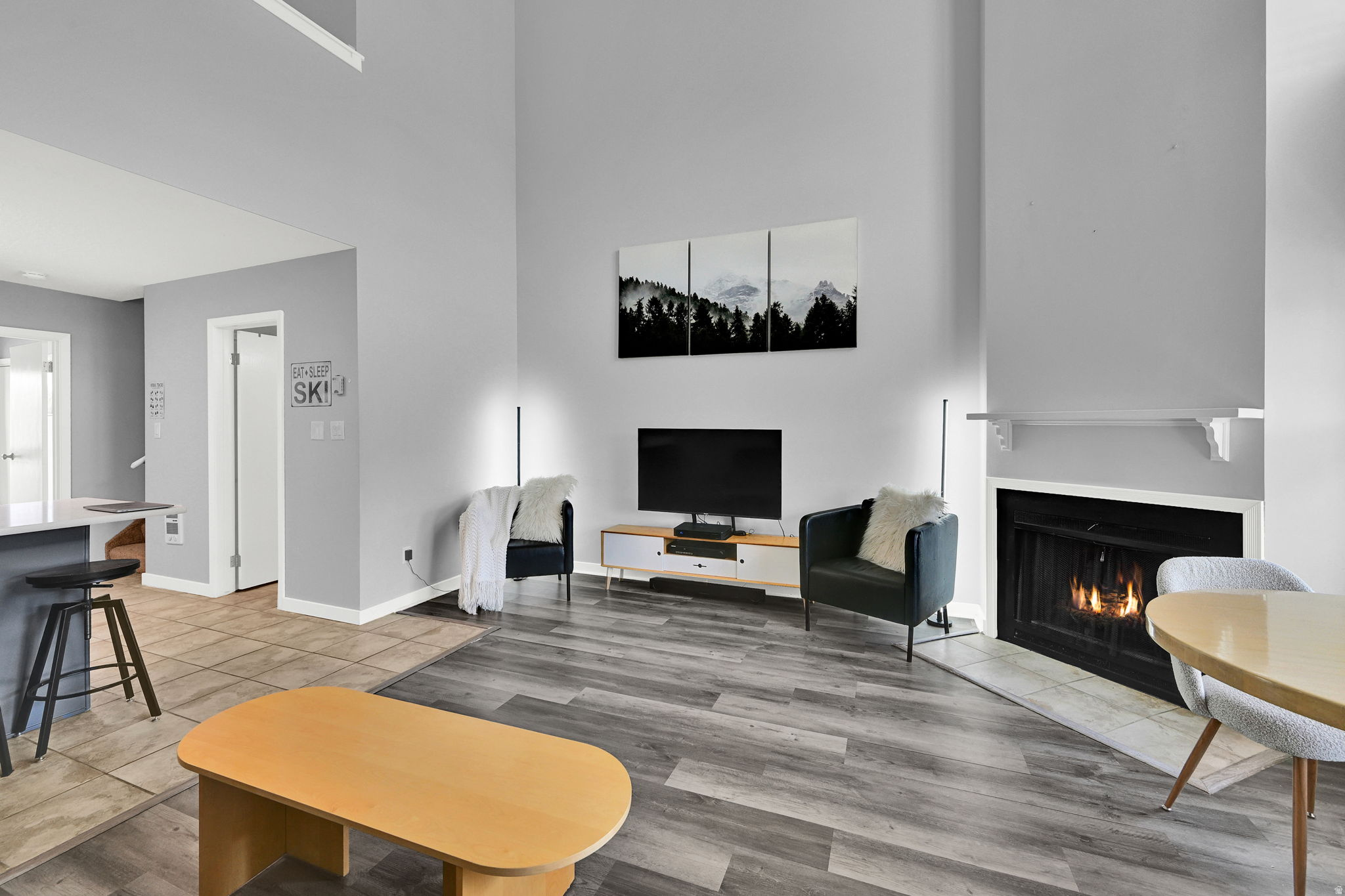 WOLF LODGE - Residential