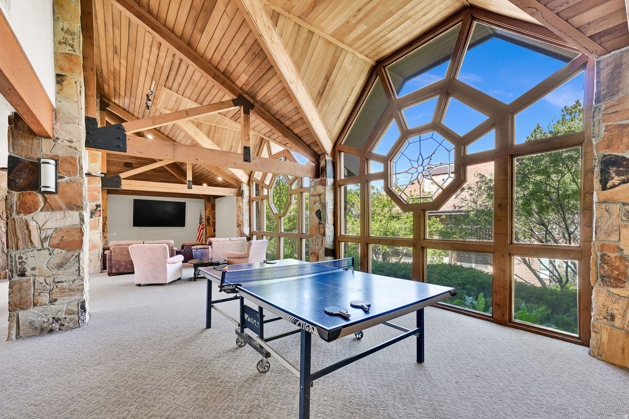 WOLF LODGE - Residential