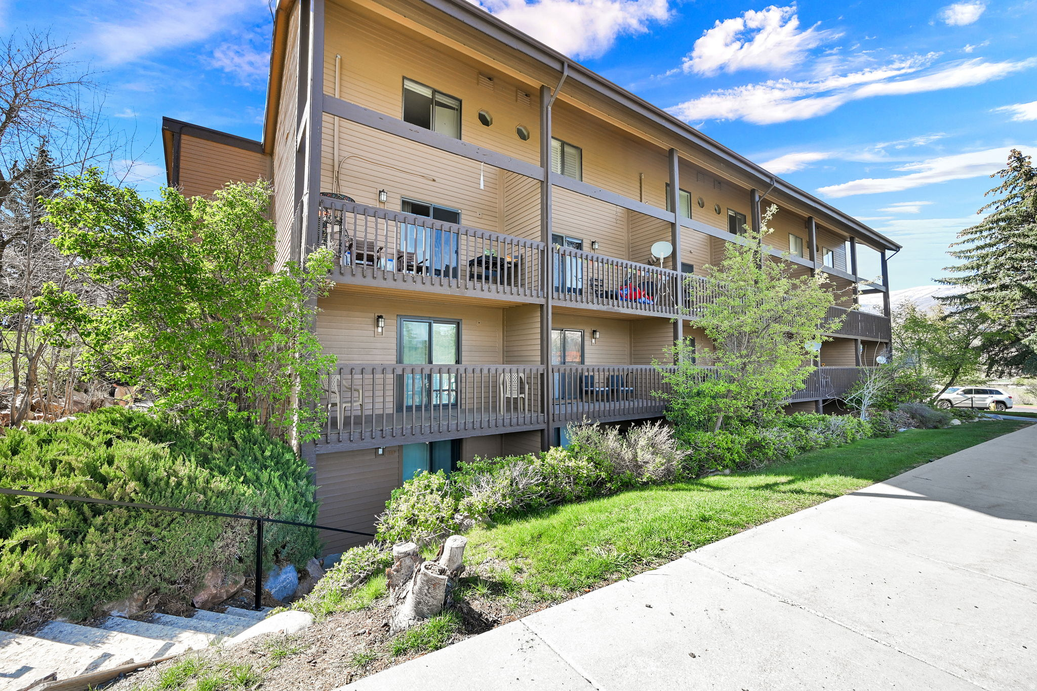WOLF LODGE - Residential