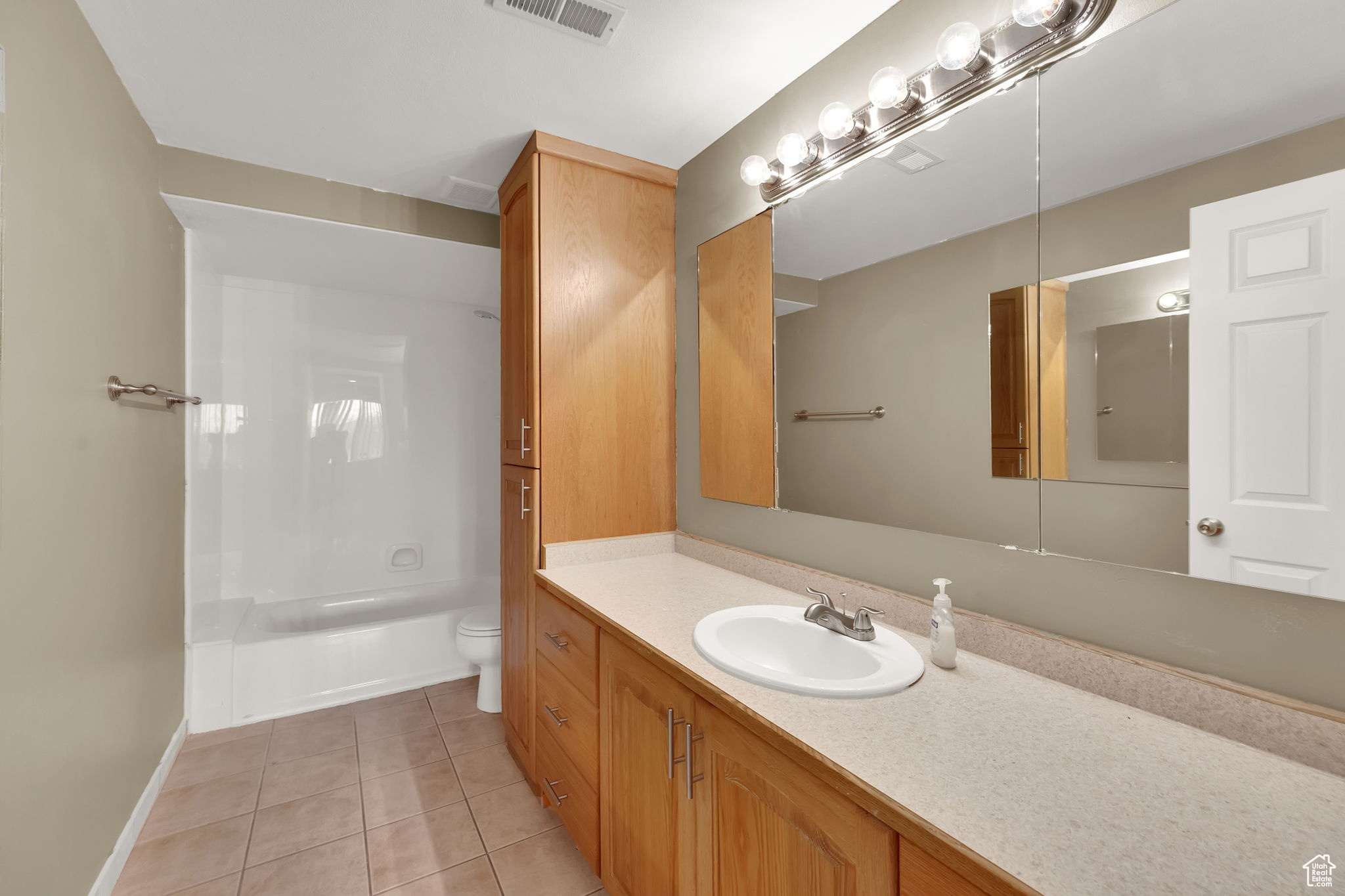 CEDAR COVE - Residential