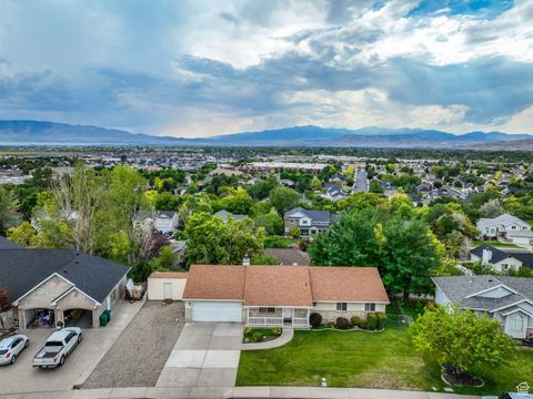 Tiny photo for 10207 N COTTONWOOD DR, Cedar Hills, UT 84062 (MLS # 2107718)
