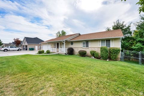 Tiny photo for 10207 N COTTONWOOD DR, Cedar Hills, UT 84062 (MLS # 2107718)