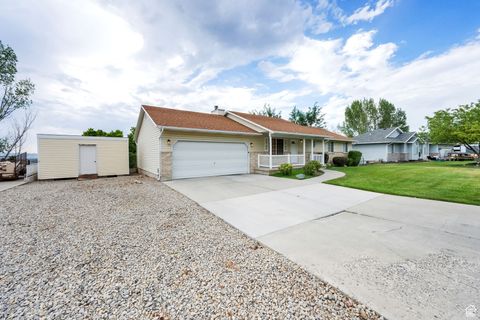 Tiny photo for 10207 N COTTONWOOD DR, Cedar Hills, UT 84062 (MLS # 2107718)