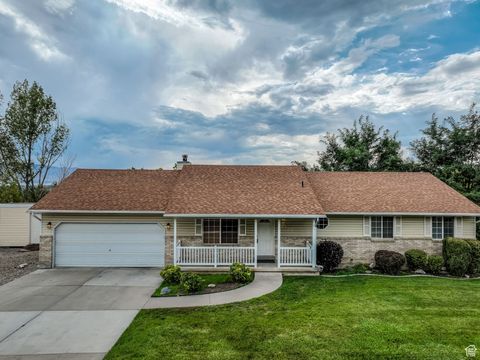 Tiny photo for 10207 N COTTONWOOD DR, Cedar Hills, UT 84062 (MLS # 2107718)
