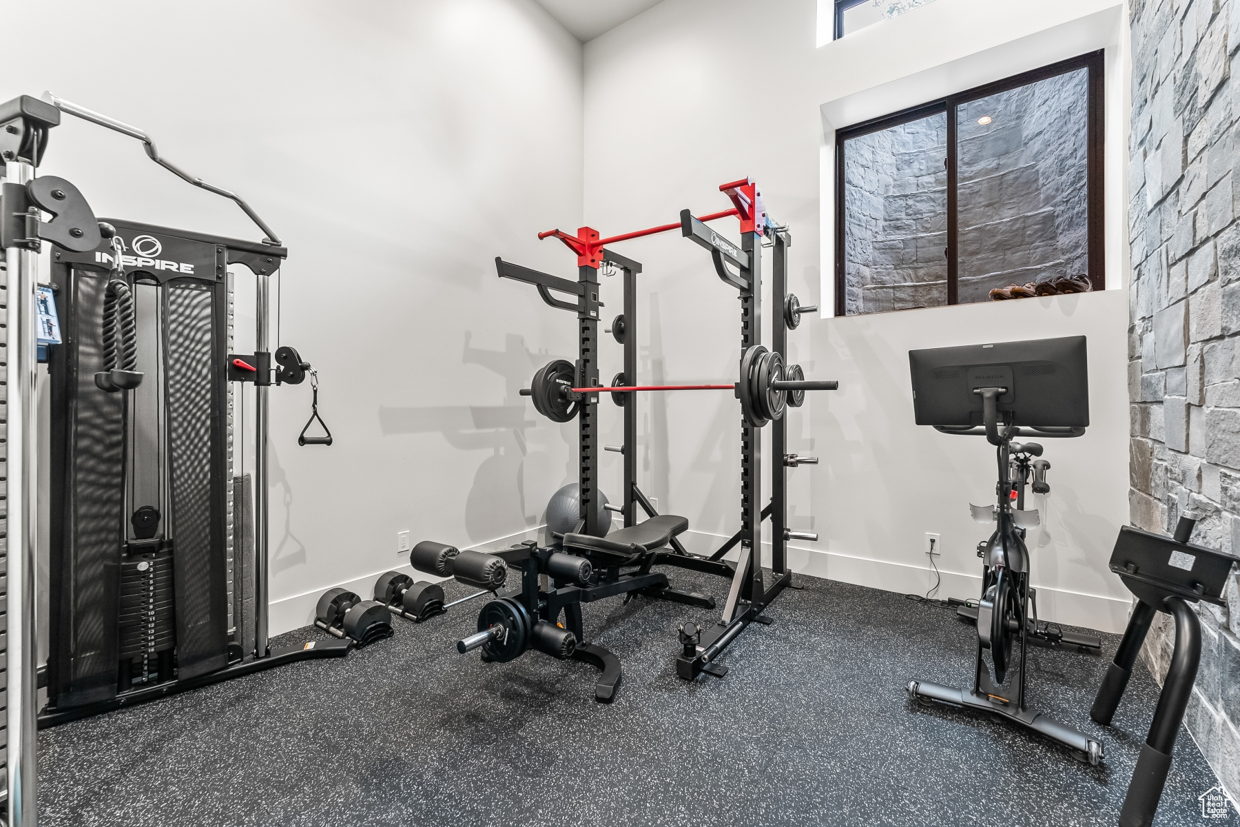 Heber City, Utah 84032, United States, 5 Bedrooms Bedrooms, ,4 BathroomsBathrooms,Residential,Pending,56070