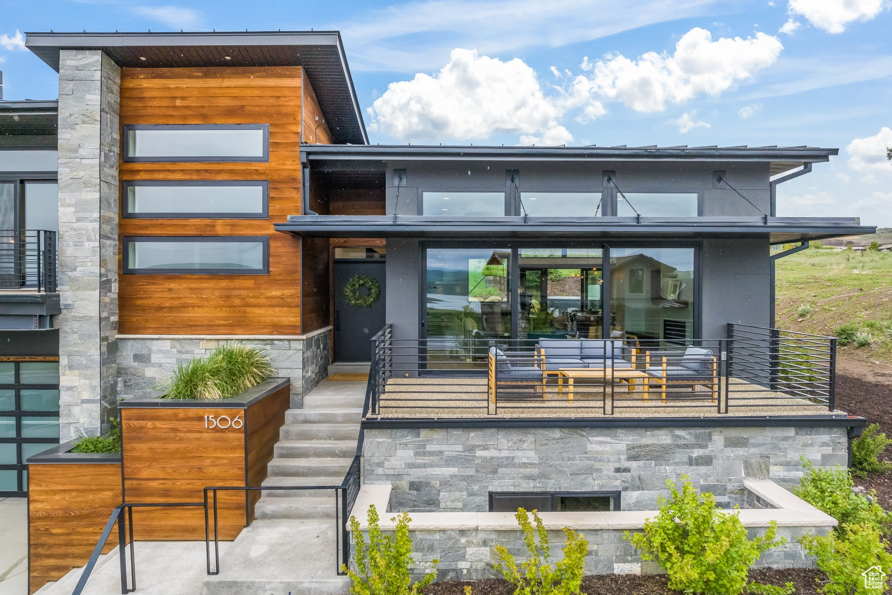 Heber City, Utah 84032, United States, 5 Bedrooms Bedrooms, ,4 BathroomsBathrooms,Residential,Pending,56070