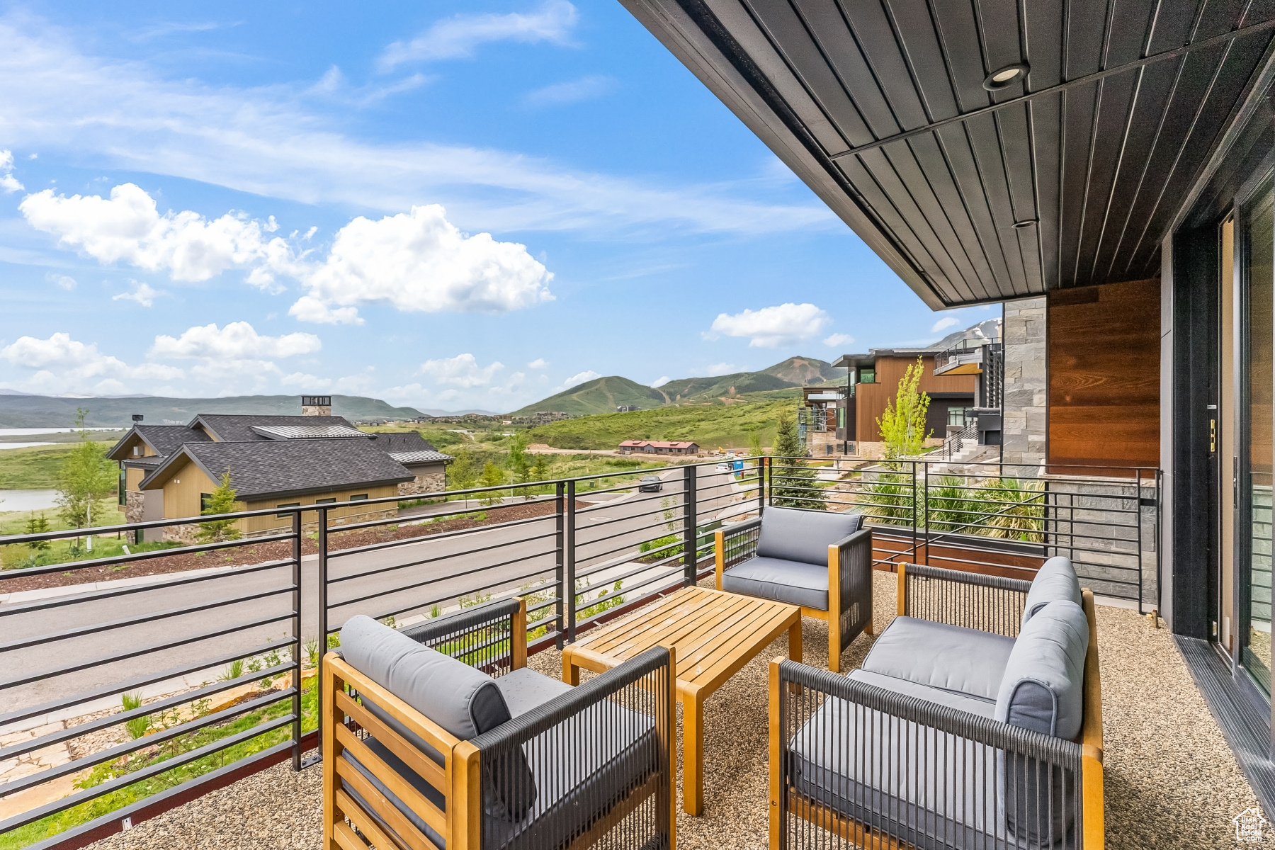 Heber City, Utah 84032, United States, 5 Bedrooms Bedrooms, ,4 BathroomsBathrooms,Residential,Pending,56070