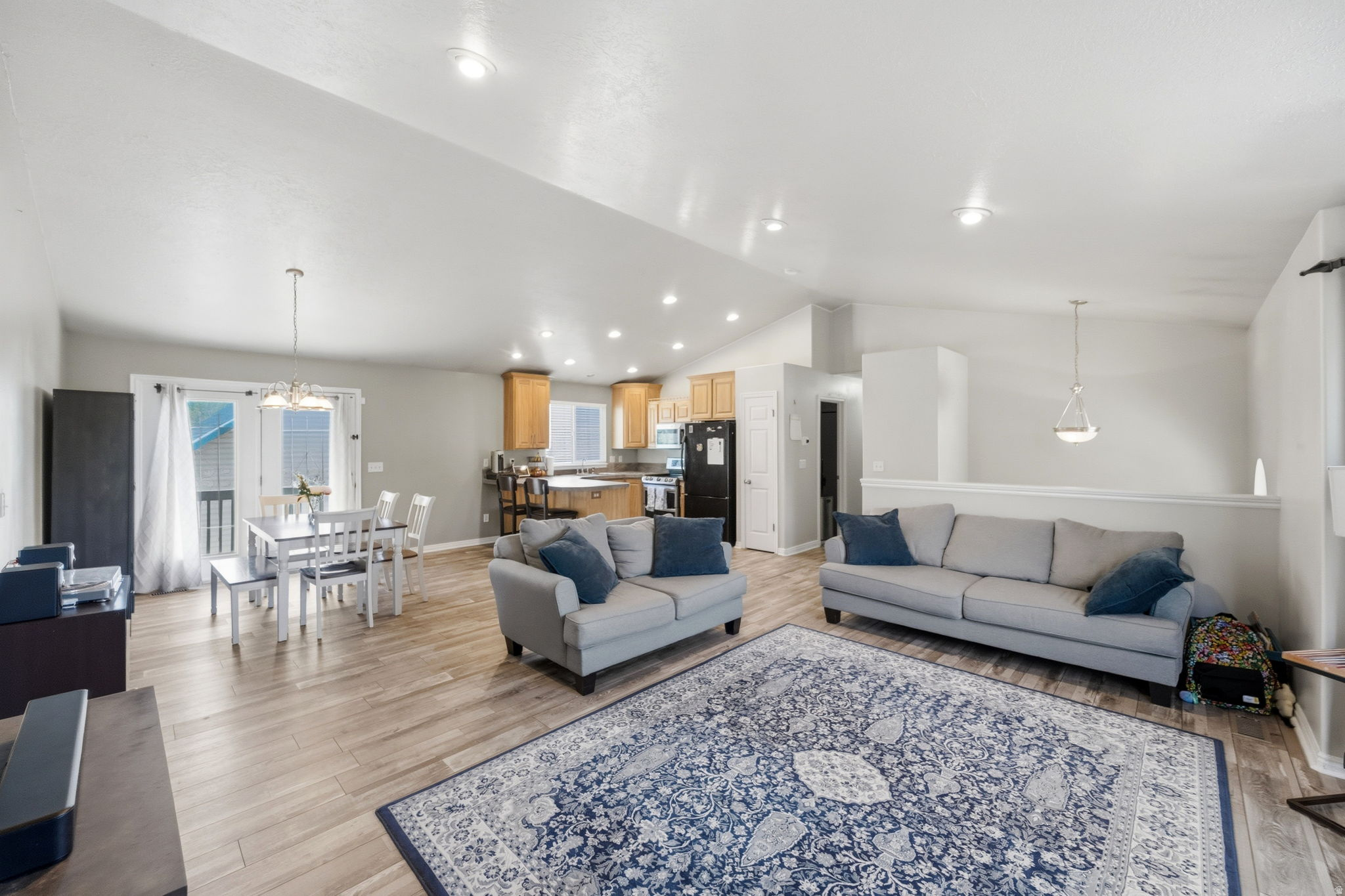 CEDAR COVE - Residential