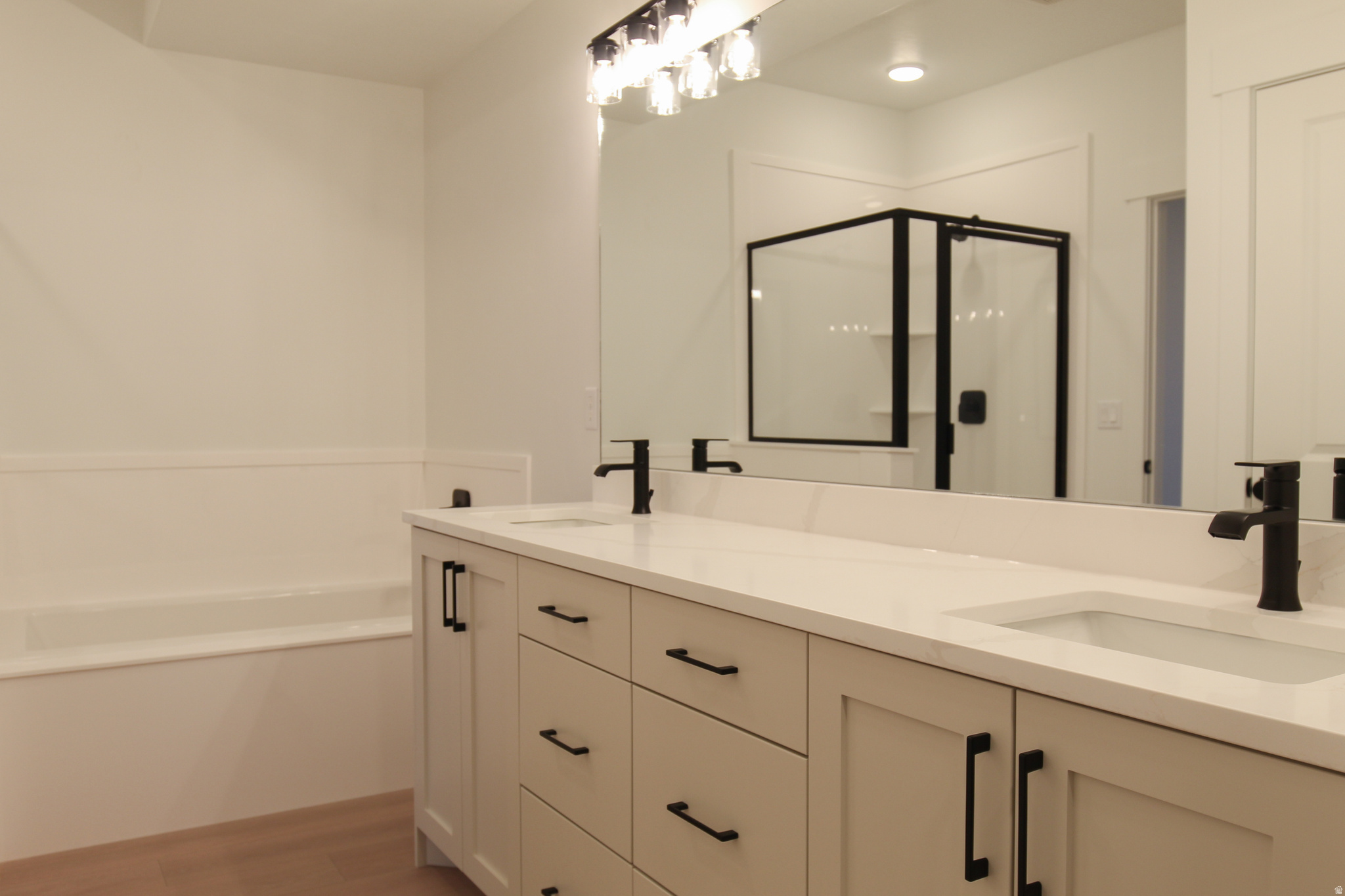 GOLDEN FOREST - Residential