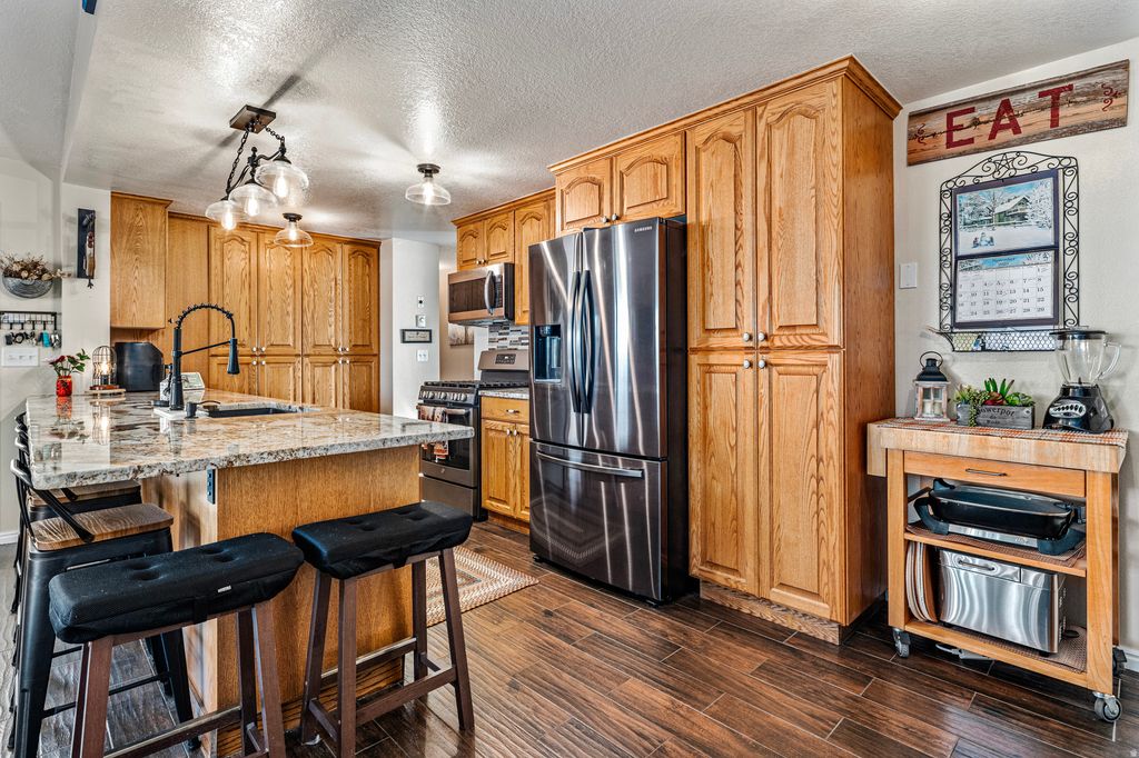 Photo of 4725 N MULE TRAIN Dr, Enoch, UT 84721 (MLS # 2124820)