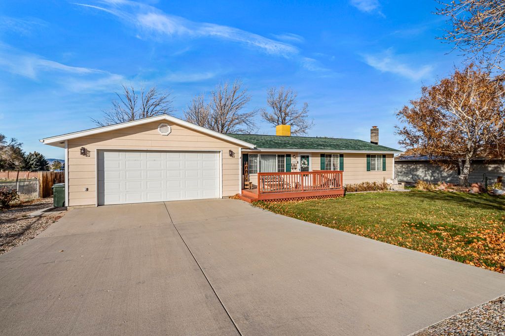 Photo of 4725 N MULE TRAIN Dr, Enoch, UT 84721 (MLS # 2124820)