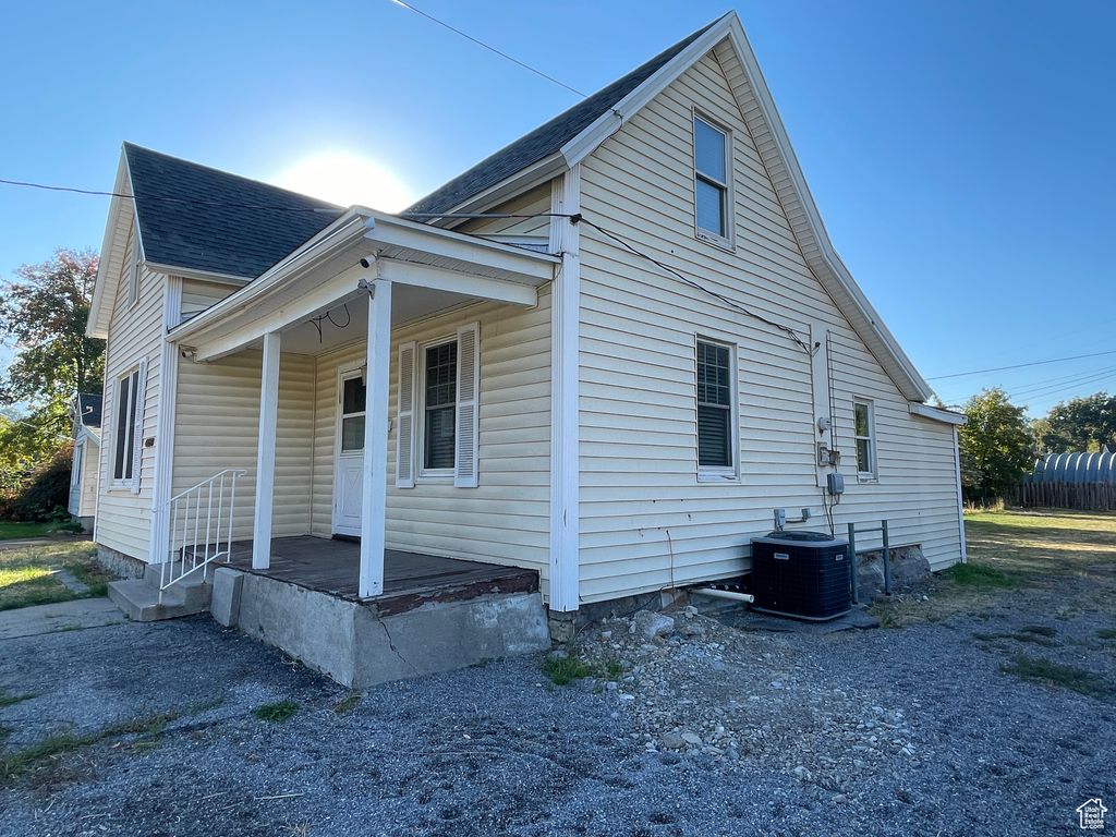 Photo of 426 E 200 S, Logan, UT 84321 (MLS # 2117653)