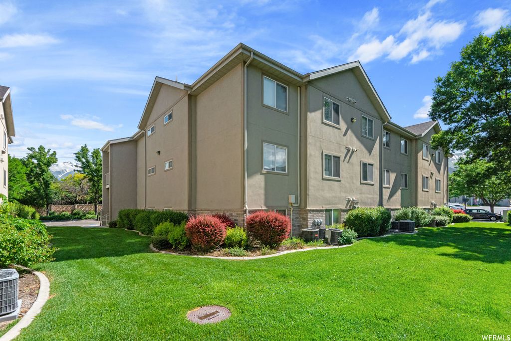 Photo of 1963 N CANYON RD #105, Provo, UT 84604 (MLS # 2119857)