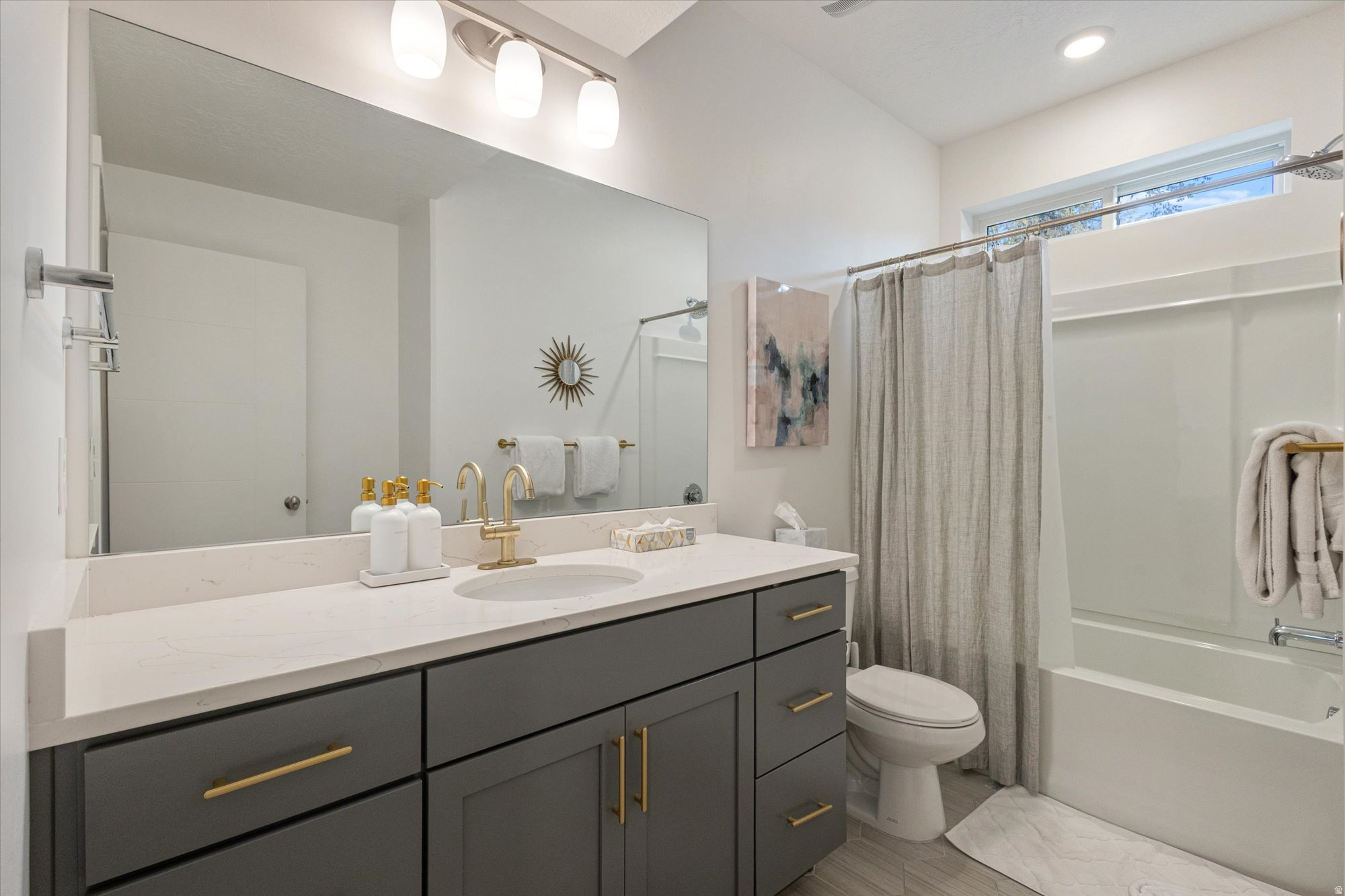 BISHOP PLACE - Residential