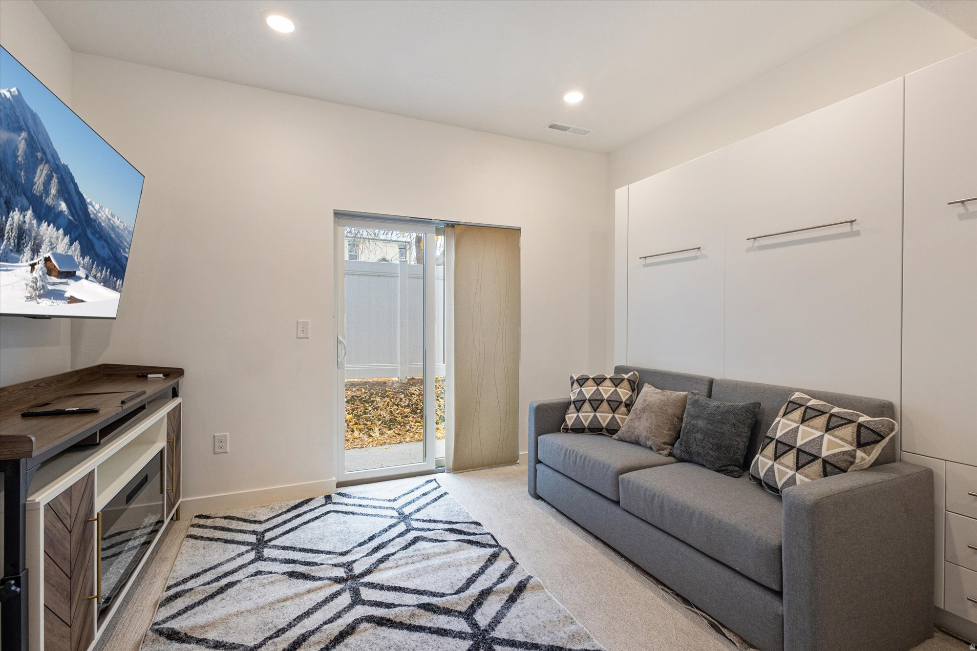 BISHOP PLACE - Residential