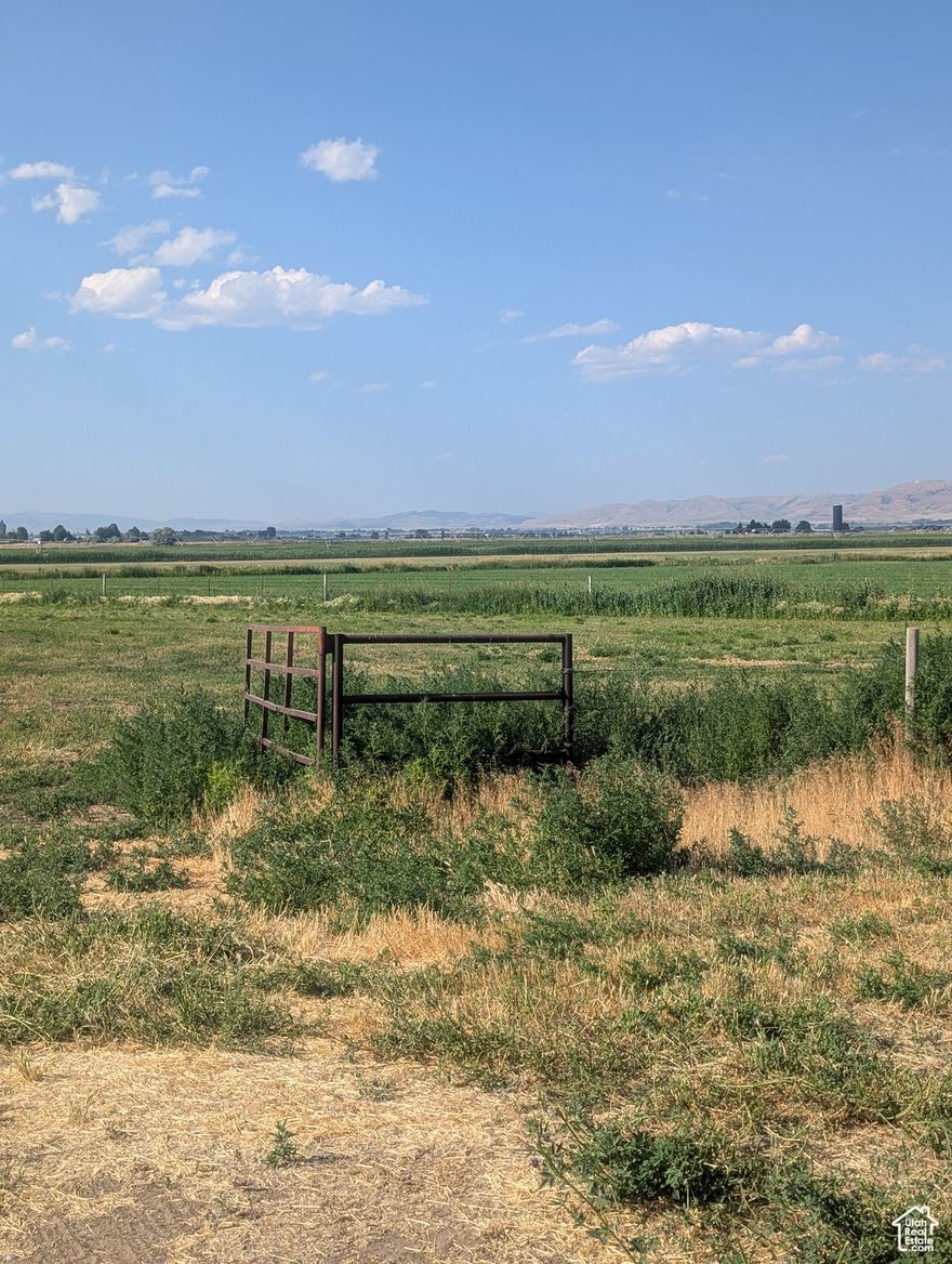 Partially fenced lot is perfect for your animals to have their space and you build your dream home on the south portion of this lot!  Beautiful mountain views from this lot in the country atmosphere.   Buyer will need to have PERC test done and dig a well.