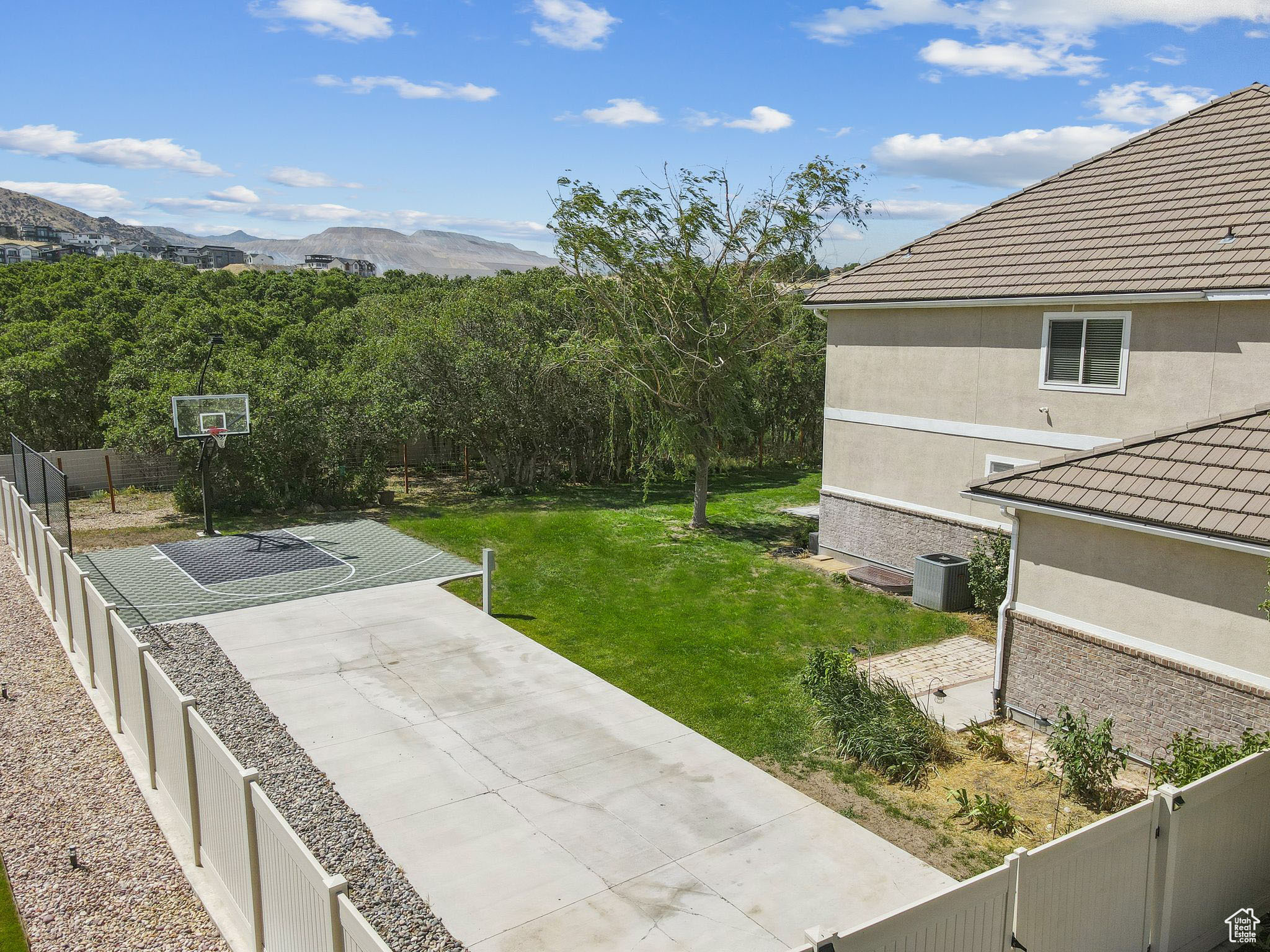 THE COVE AT HERRIMAN SPRINGS - Residential