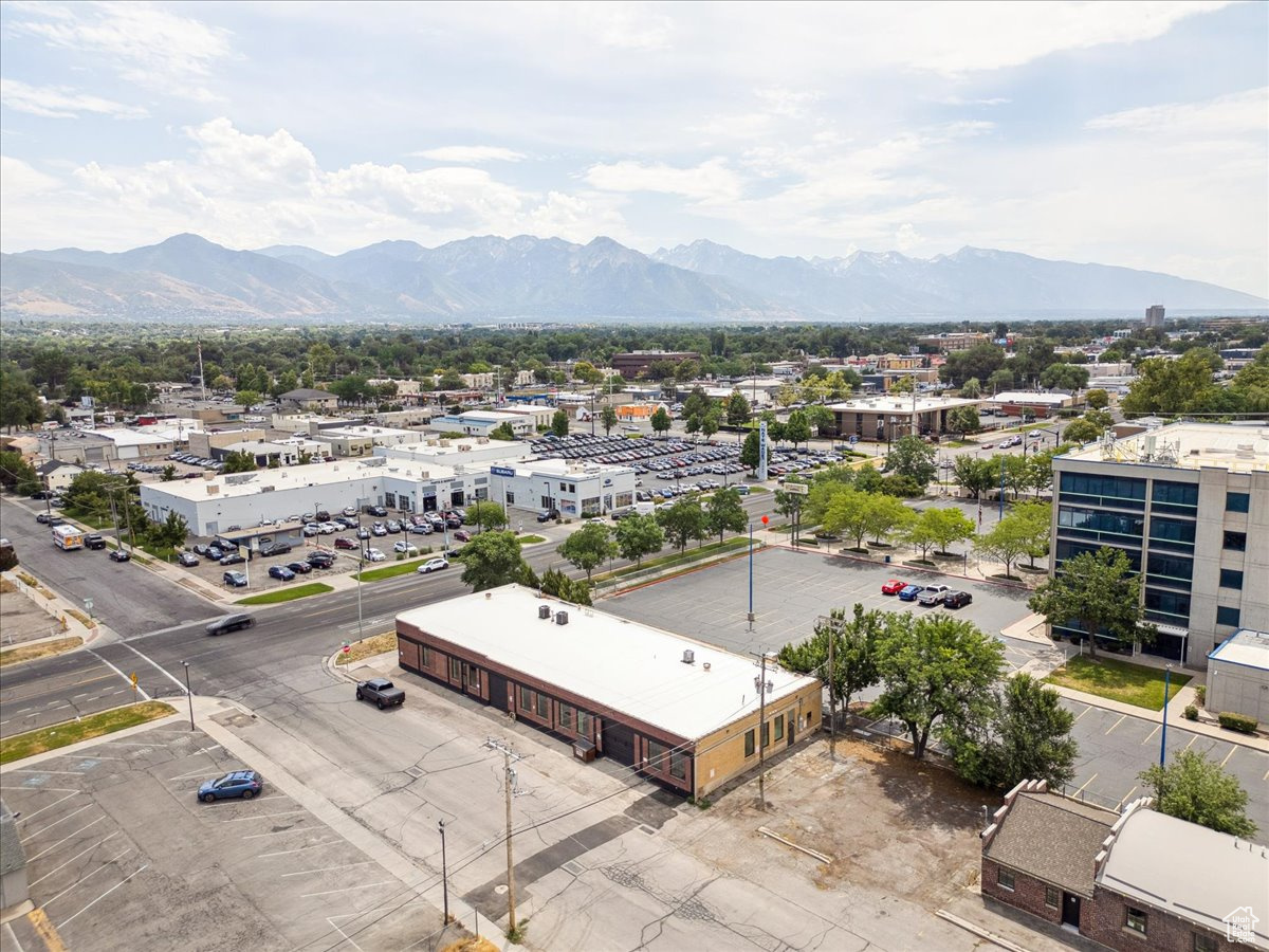 NORTH COLUMBIA - Commercial Sale