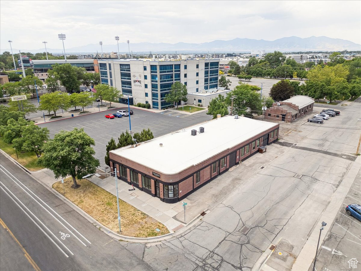 NORTH COLUMBIA - Commercial Sale