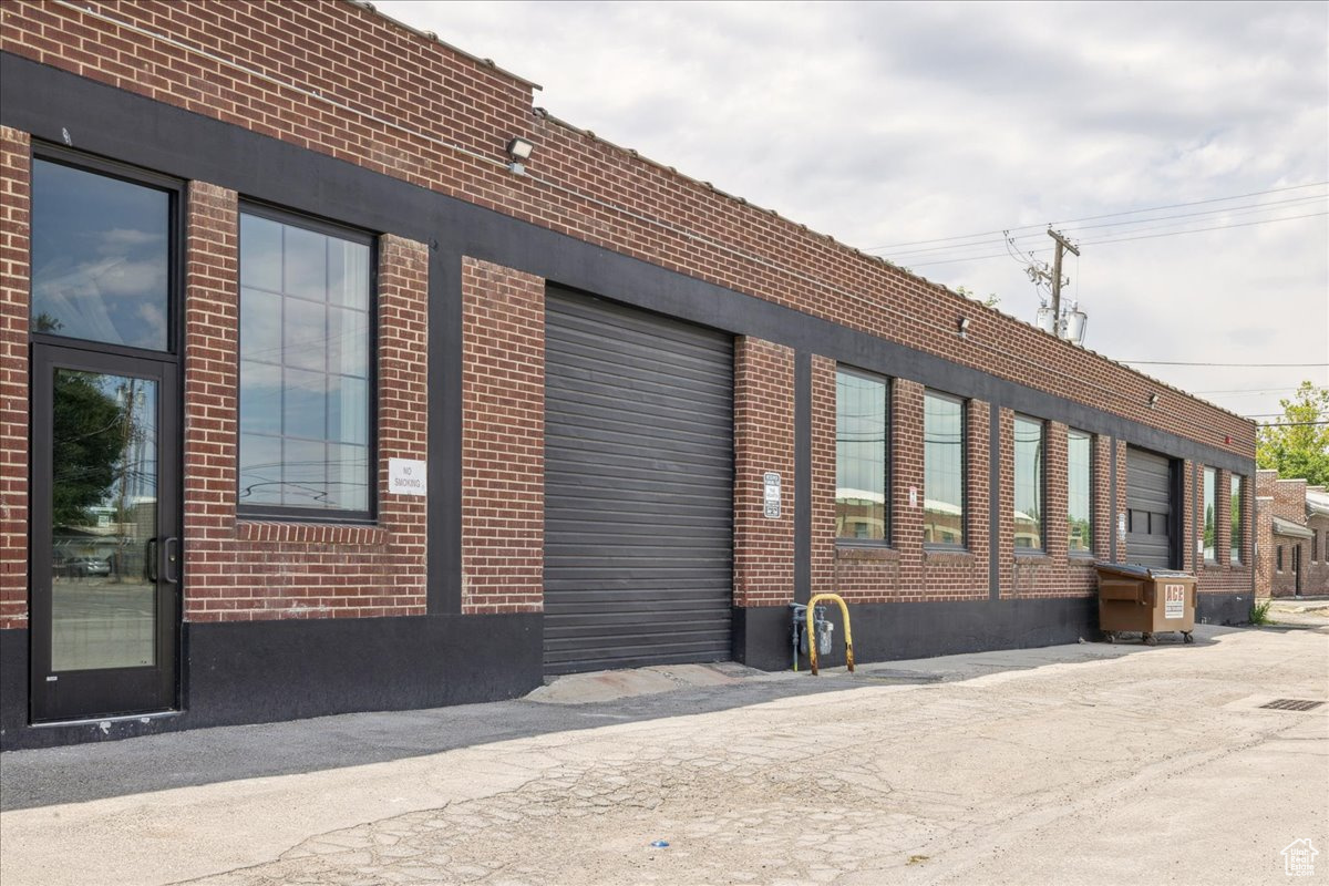 NORTH COLUMBIA - Commercial Sale