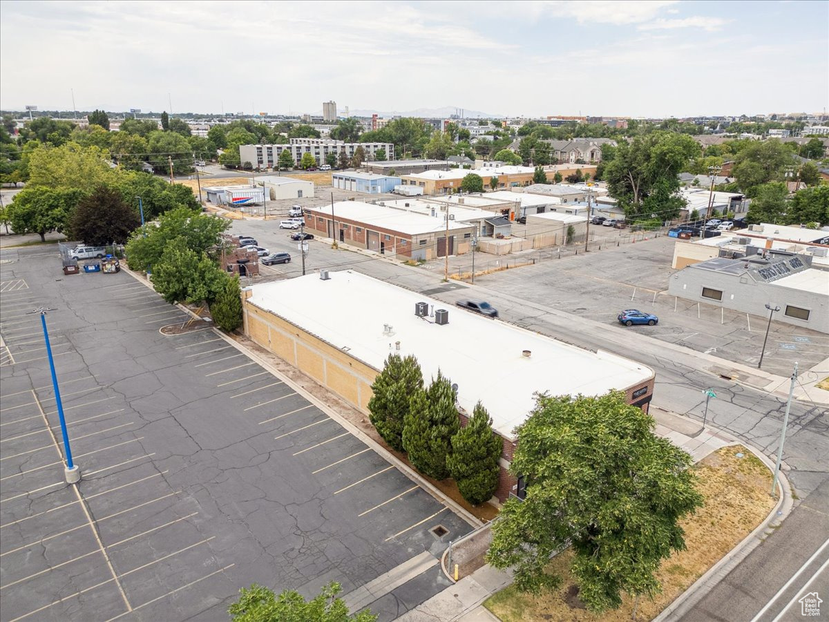 NORTH COLUMBIA - Commercial Sale